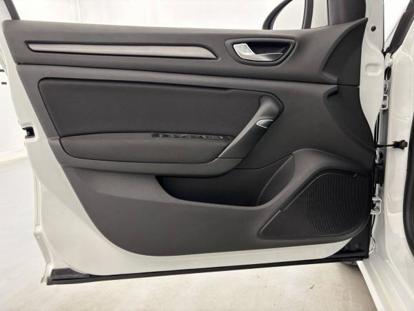 Vente en ligne Renault Megane 4 Mégane IV Berline Blue dCi 115 au prix de 15 990 €