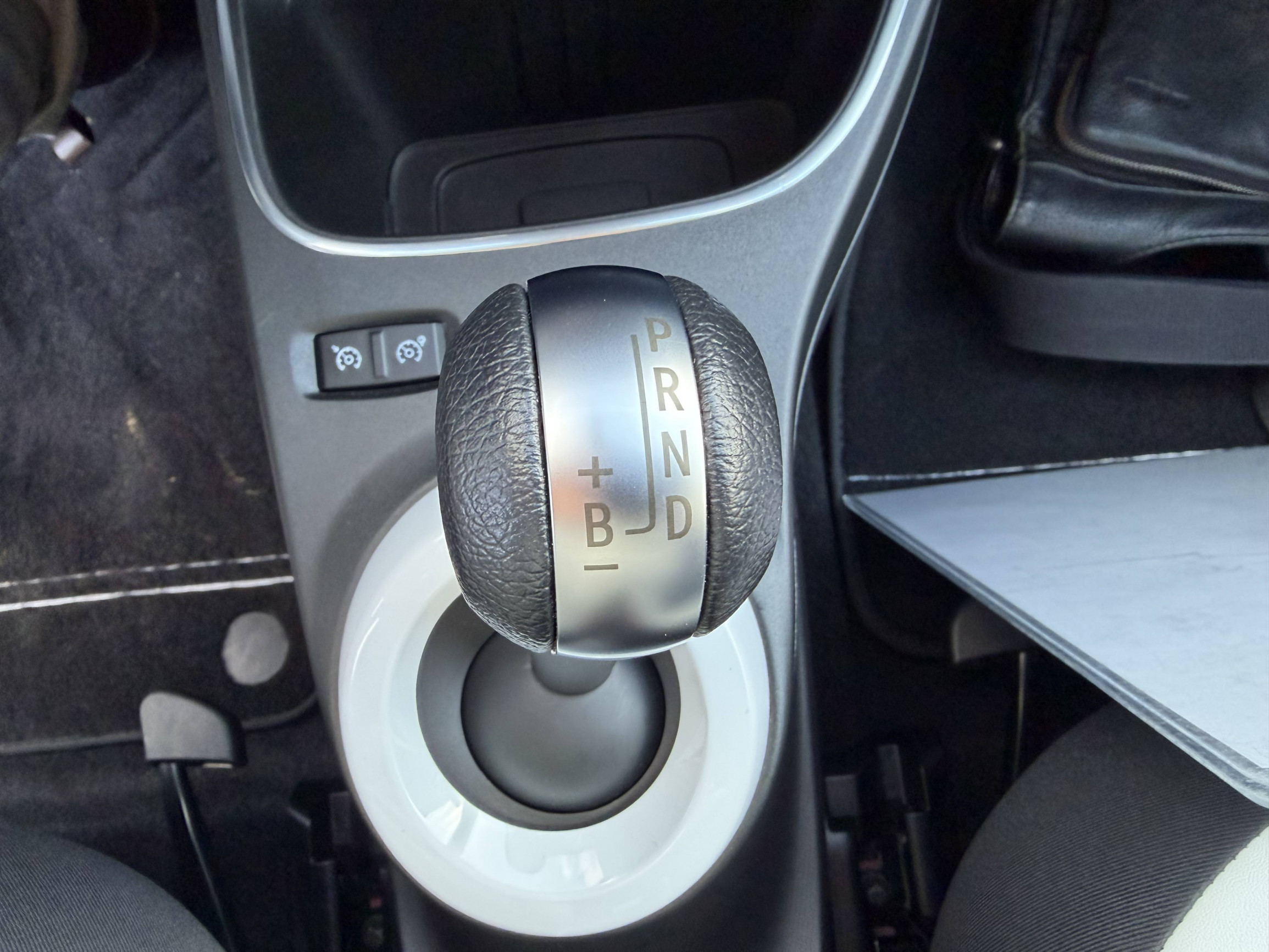 Vente en ligne Renault Twingo Electrique Twingo III E-Tech au prix de 12 990 €