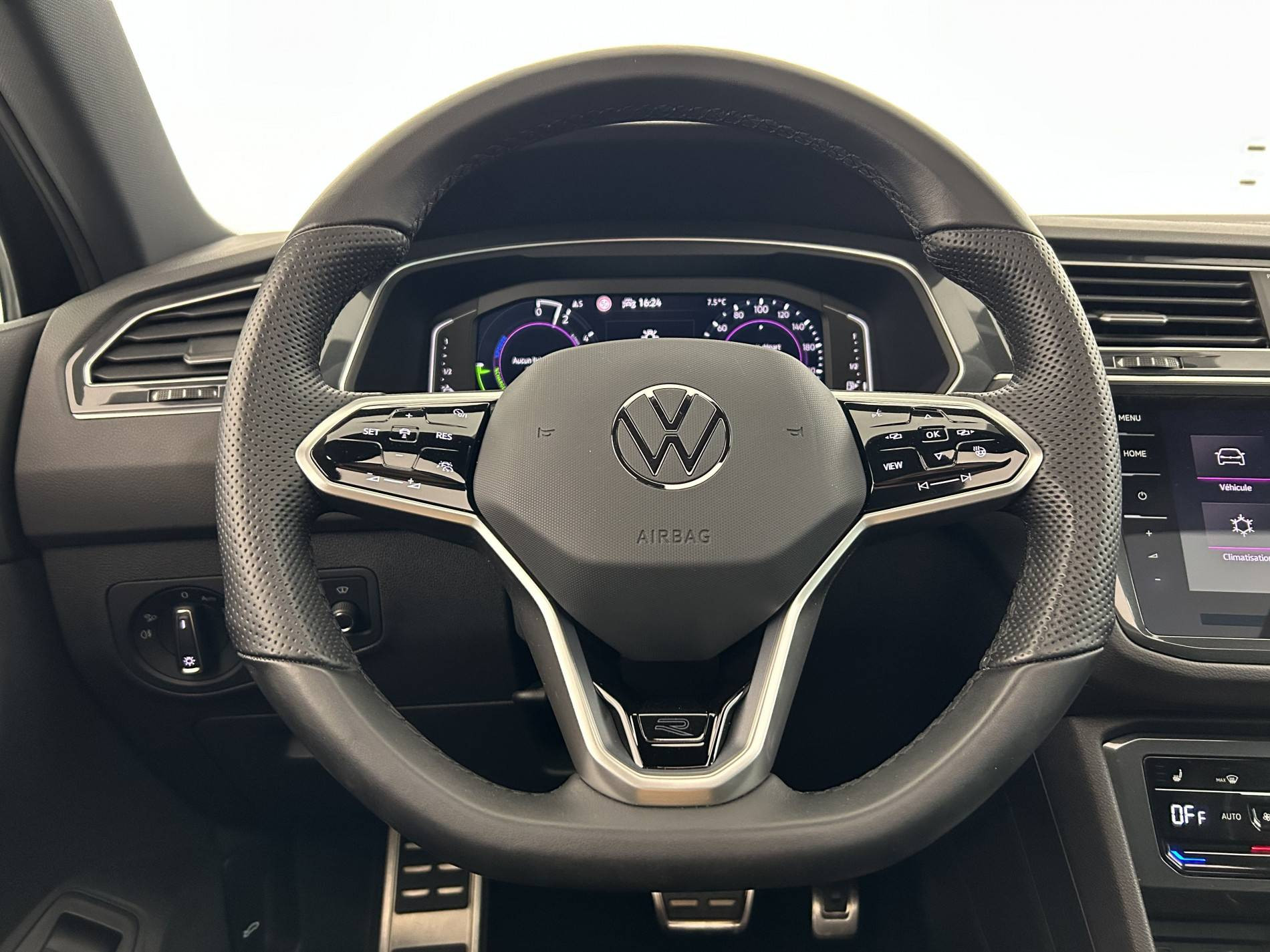 Vente en ligne Volkswagen Tiguan  1.4 eHybrid 245ch DSG6 au prix de 36 780 €