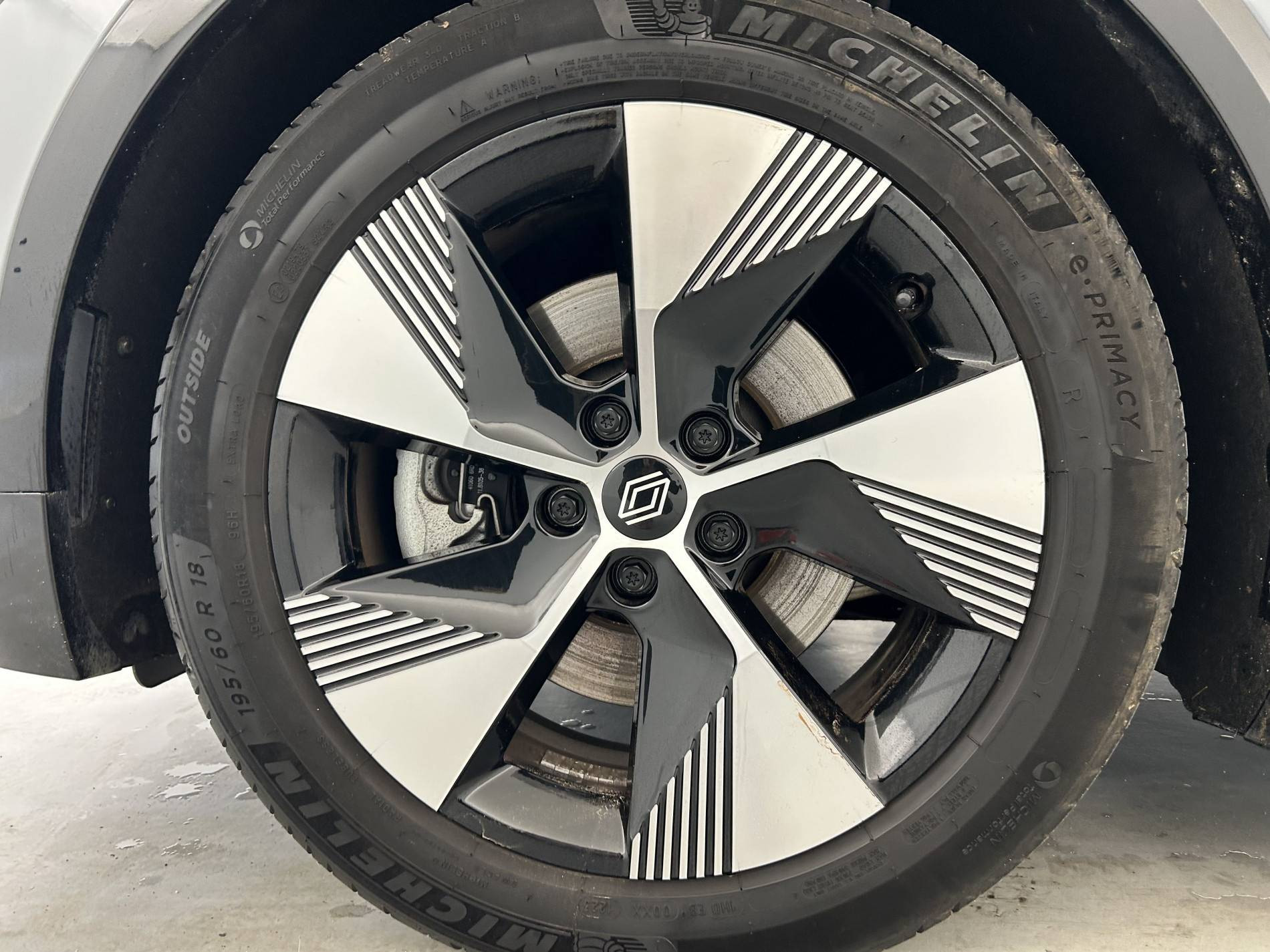 Vente en ligne Renault Megane E-Tech  EV60 220 ch super charge au prix de 22 990 €