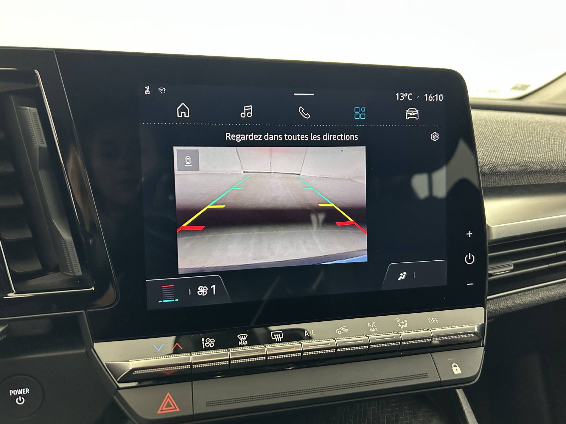 Vente en ligne Renault Megane E-Tech  EV60 220 ch super charge au prix de 22 990 €