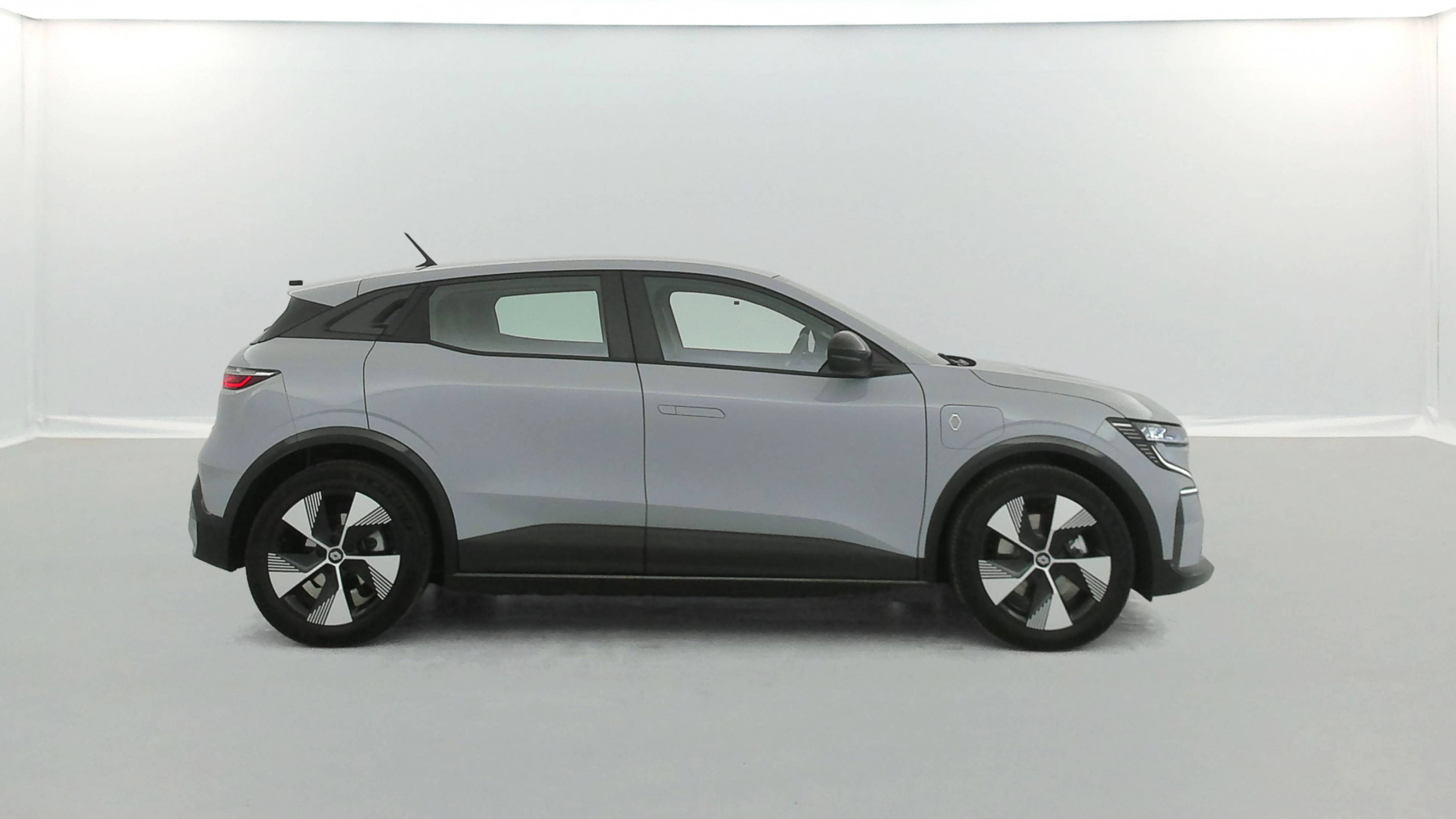 Vente en ligne Renault Megane E-Tech  EV60 220 ch super charge au prix de 22 990 €