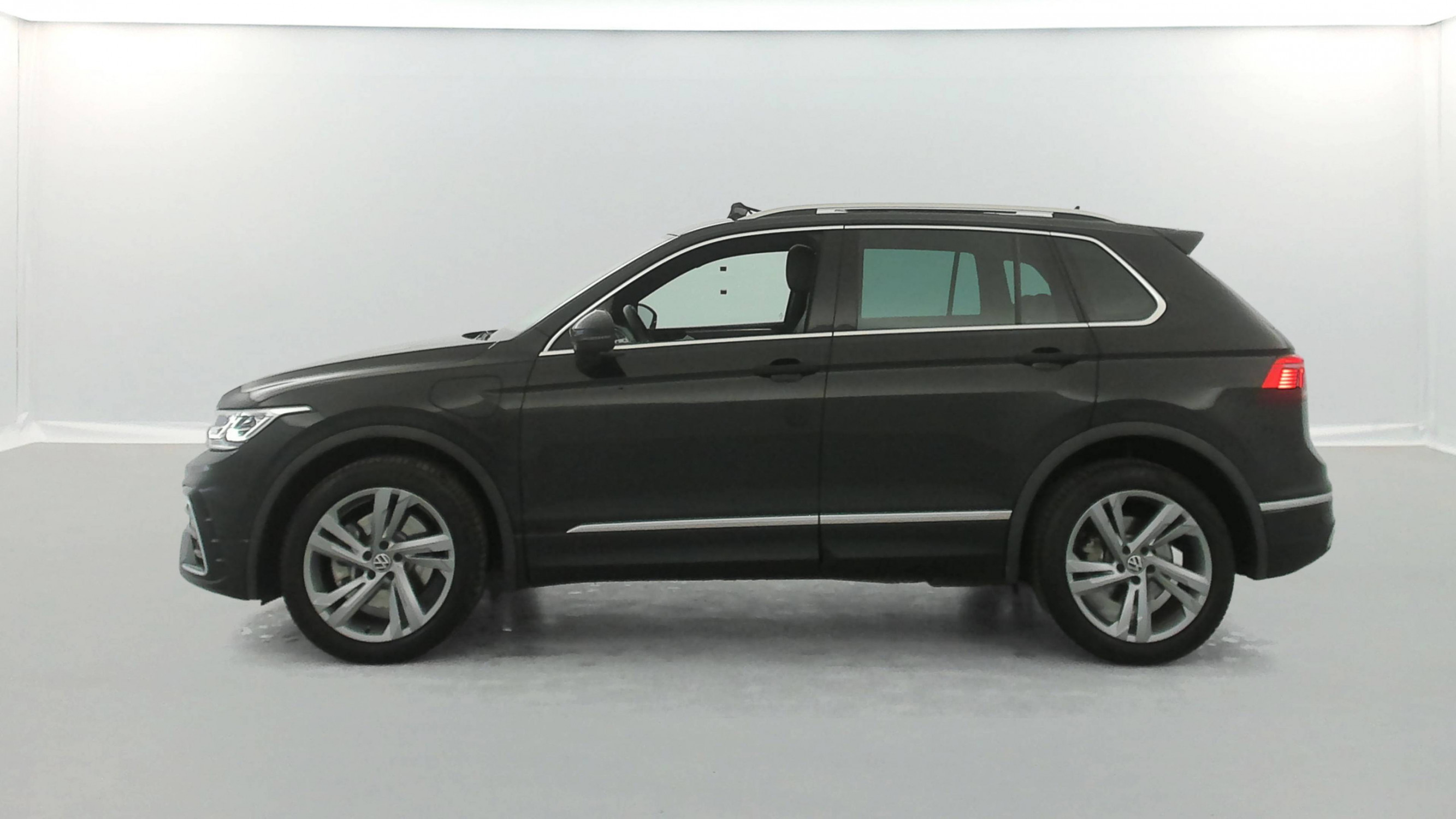Vente en ligne Volkswagen Tiguan  1.4 eHybrid 245ch DSG6 au prix de 36 780 €