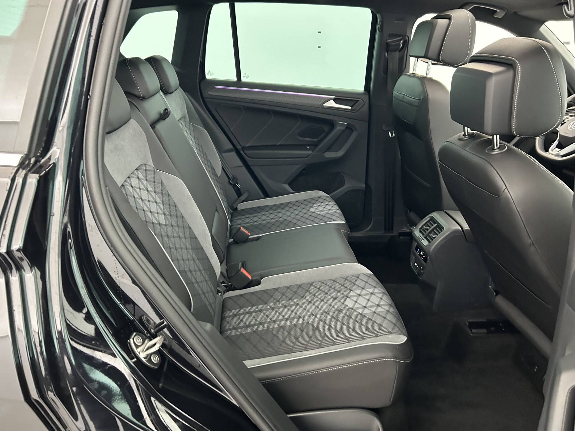 Vente en ligne Volkswagen Tiguan  1.4 eHybrid 245ch DSG6 au prix de 36 780 €