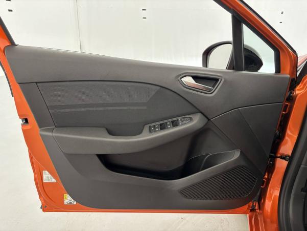 Vente en ligne Renault Clio 5 Clio TCe 90 au prix de 19 990 €