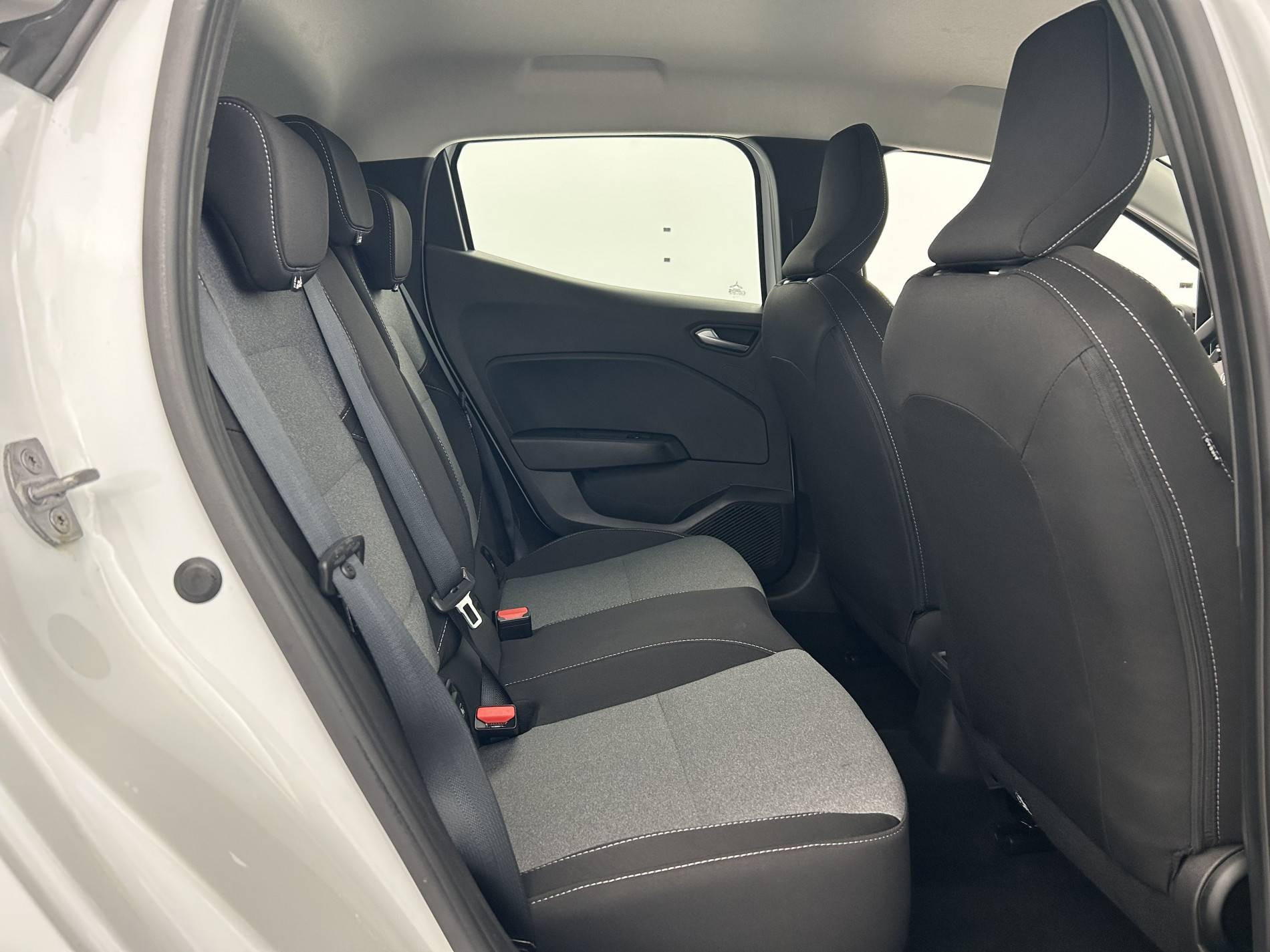 Vente en ligne Renault Clio 5 Clio Blue dCi 100 ch GSR2 au prix de 18 490 €