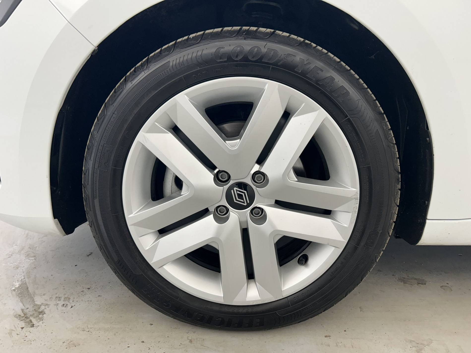 Vente en ligne Renault Clio 5 Clio Blue dCi 100 ch GSR2 au prix de 18 490 €