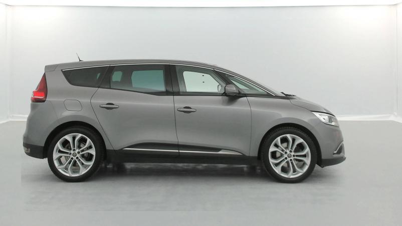 Vente en ligne Renault Grand Scenic 4 Grand Scenic Blue dCi 120 au prix de 18 490 €
