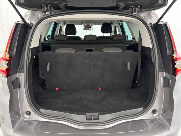 Vente en ligne Renault Grand Scenic 4 Grand Scenic Blue dCi 120 au prix de 18 490 €