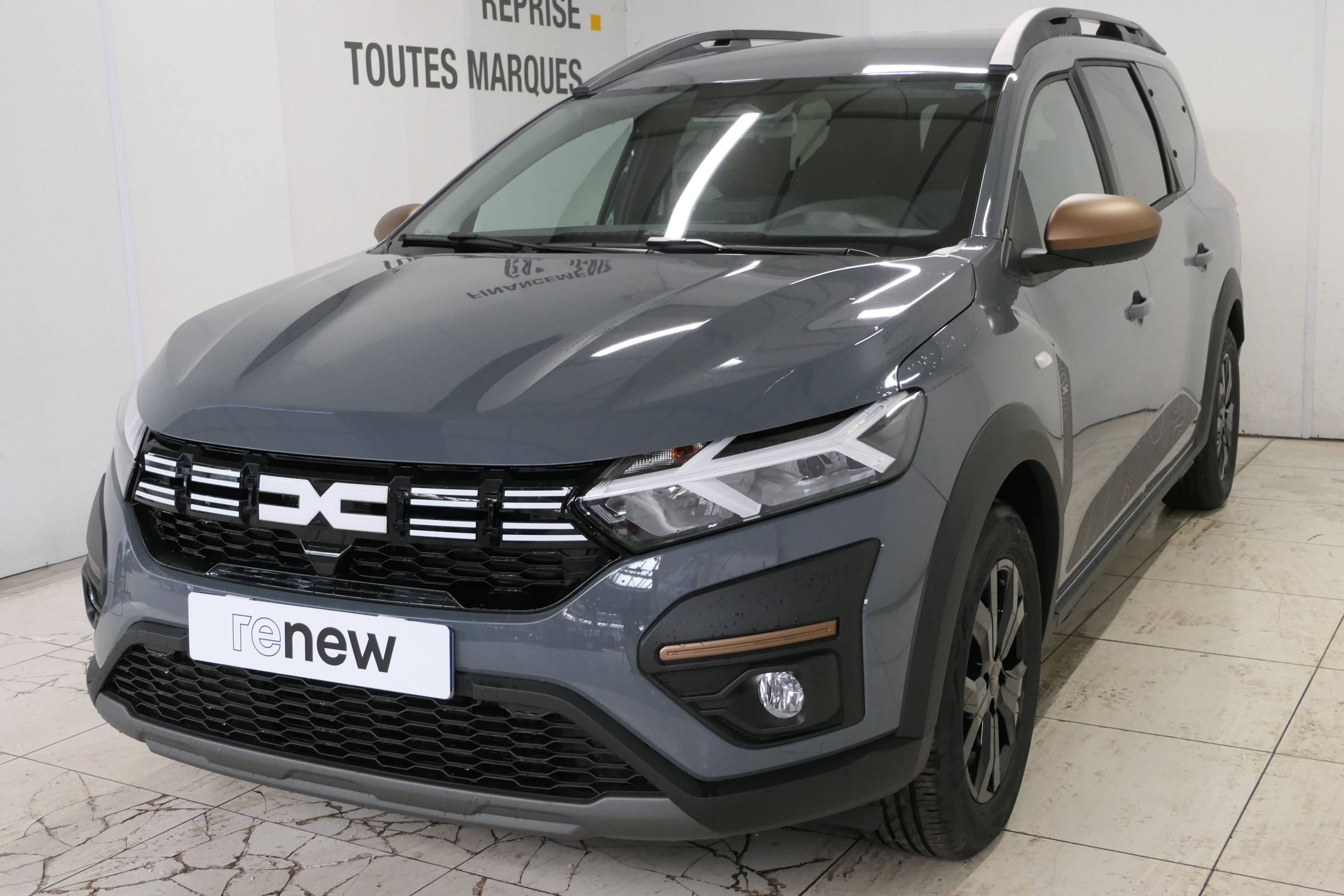 Dacia Jogger  Hybrid 140 7 places GSR2 occasion de 2025 en vente à Lannion