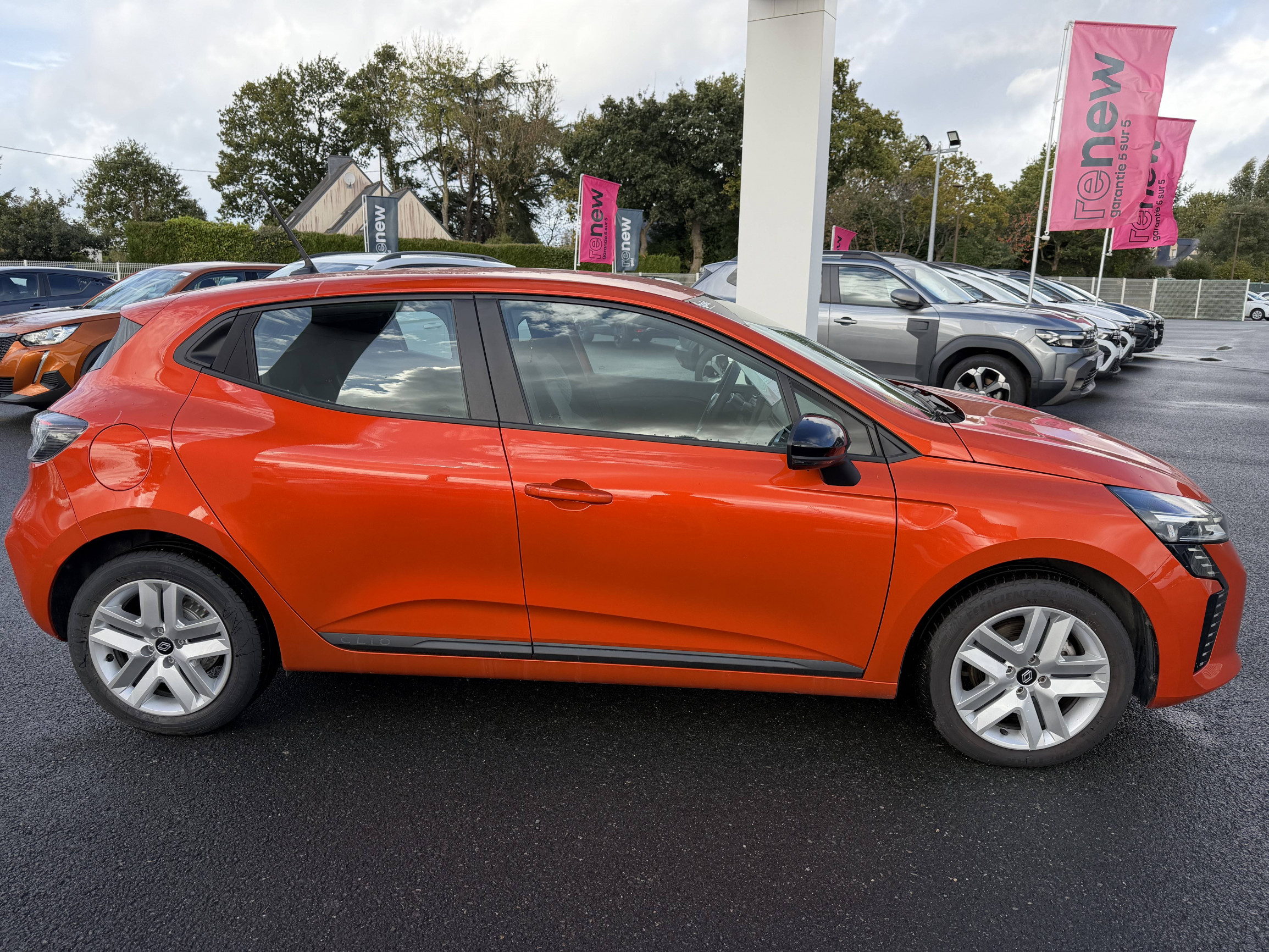 Vente en ligne Renault Clio 5 Clio dCi 100 au prix de 16 490 €