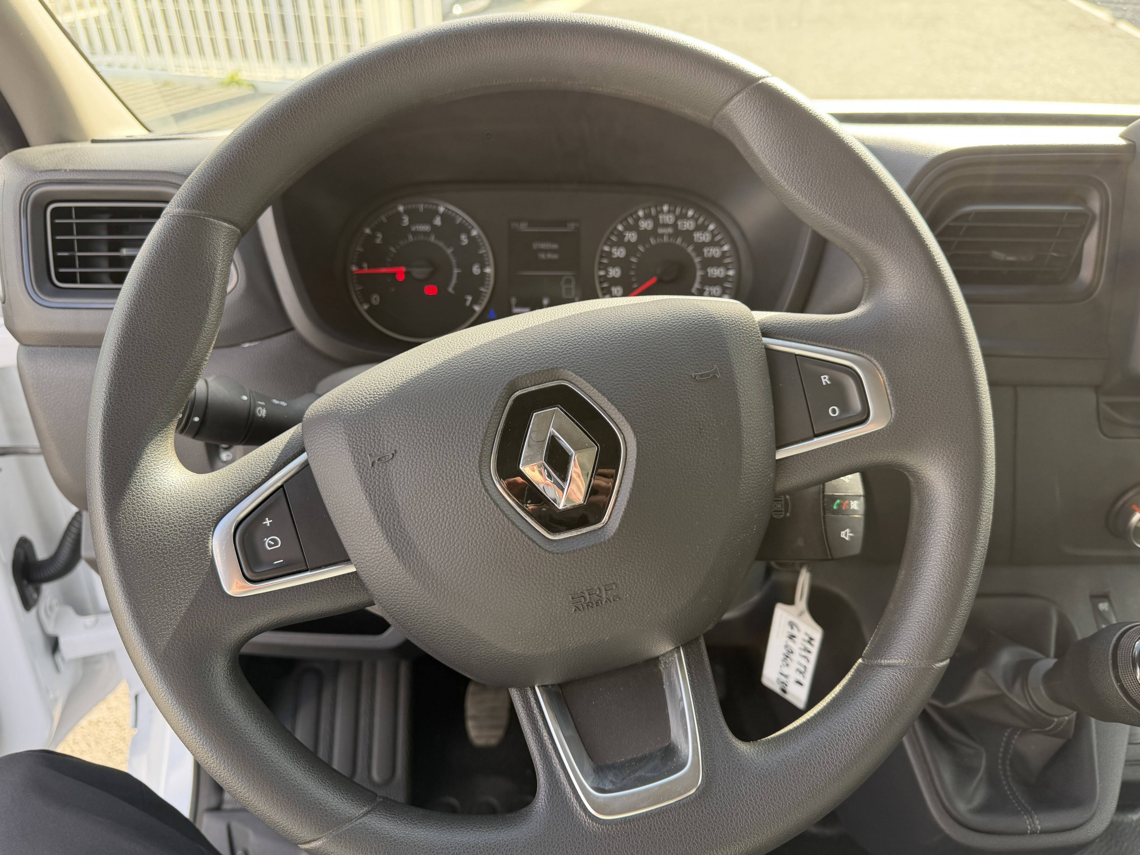 Vente en ligne Renault Master Fourgon MASTER FGN TRAC F3500 L2H2 BLUE DCI 135 au prix de 23 490 €