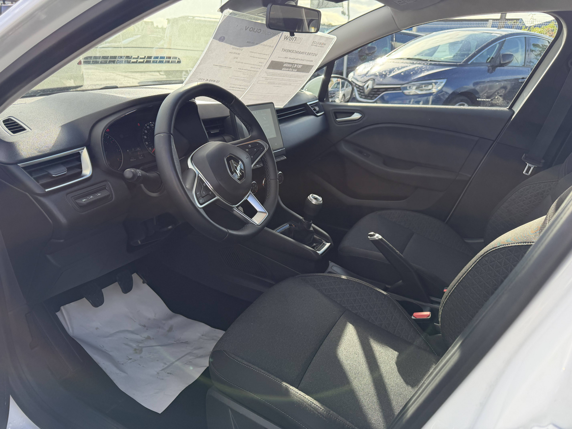 Vente en ligne Renault Clio 5 Clio SCe 65 - 21N au prix de 12 490 €