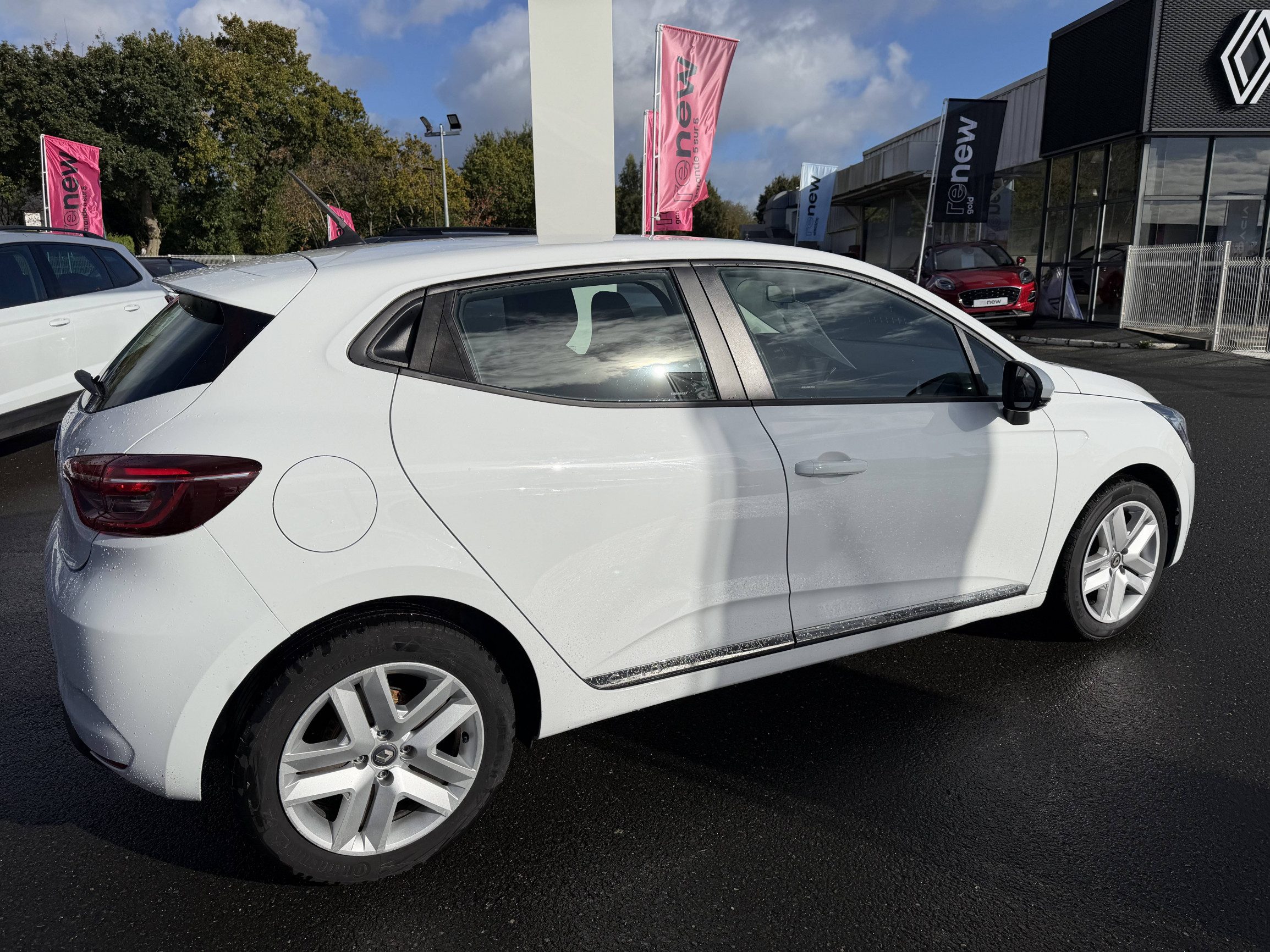 Vente en ligne Renault Clio 5 Clio SCe 65 - 21N au prix de 12 490 €