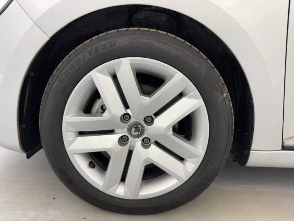 Vente en ligne Renault Clio 5 Clio E-Tech 140 au prix de 15 990 €