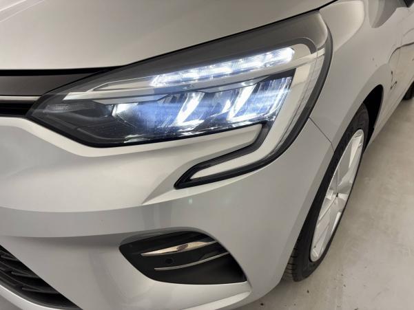Vente en ligne Renault Clio 5 Clio E-Tech 140 au prix de 15 990 €