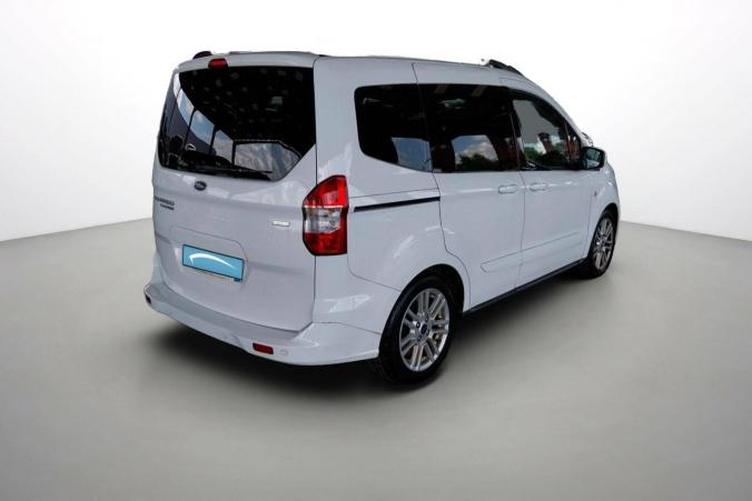 Vente en ligne Ford Tourneo Courier  1.0 E 100 BV6 S&S au prix de 12 990 €