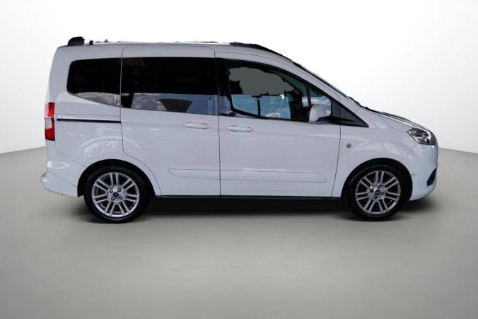 Vente en ligne Ford Tourneo Courier  1.0 E 100 BV6 S&S au prix de 12 990 €