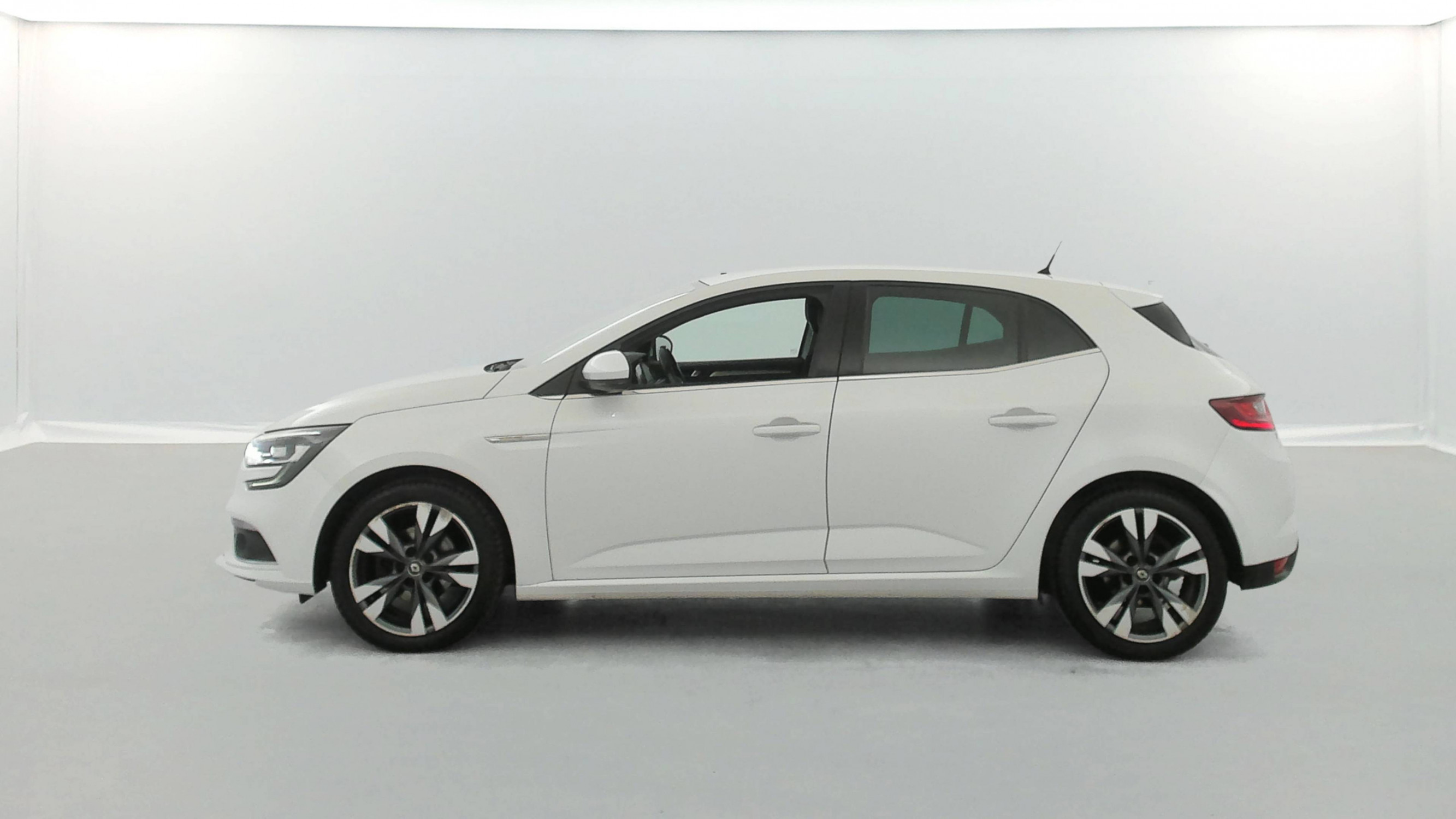 Vente en ligne Renault Megane 4 Mégane IV Berline TCe 140 FAP au prix de 11 990 €