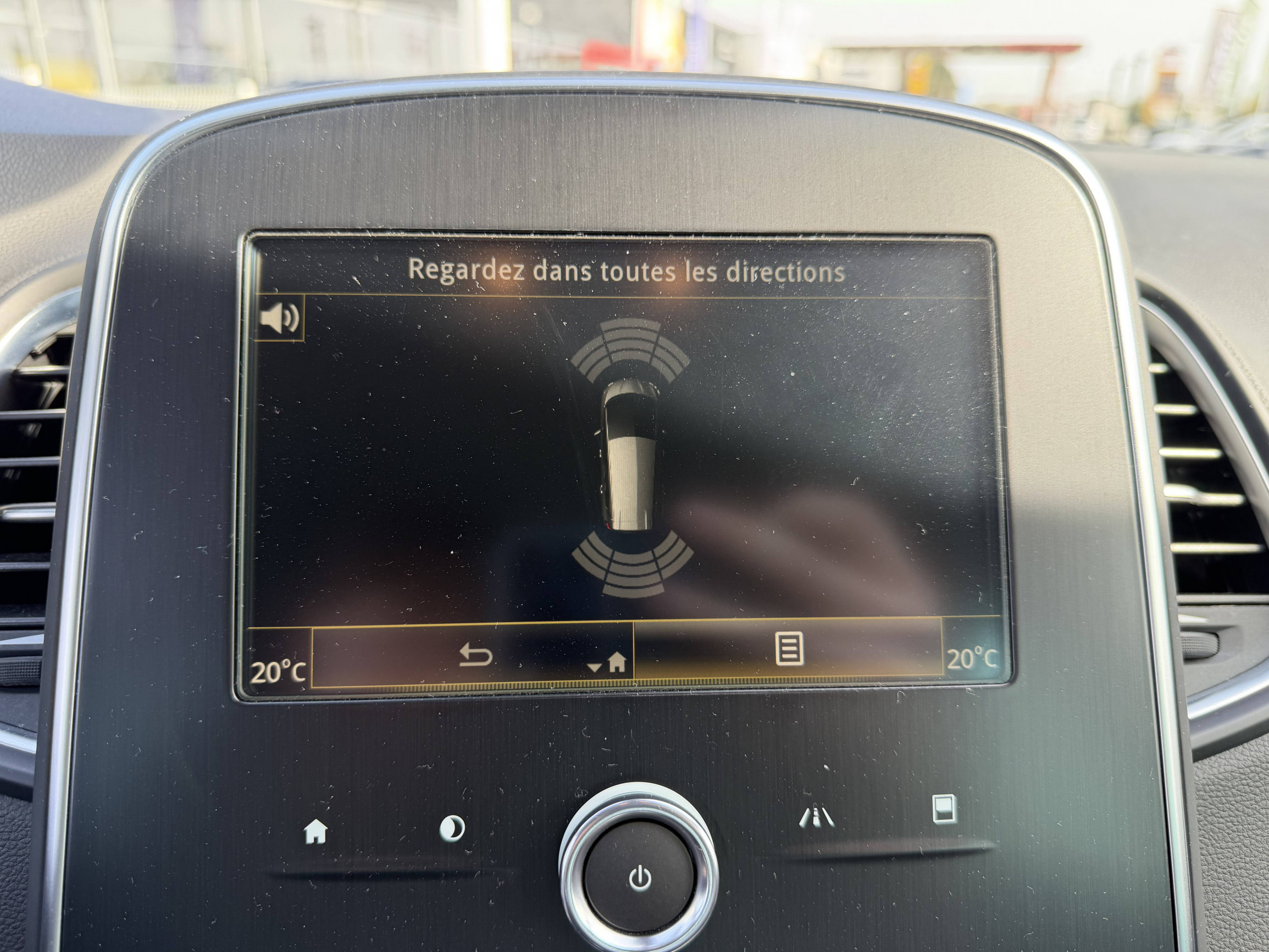 Vente en ligne Renault Grand Scenic 4 Grand Scenic Blue dCi 120 au prix de 17 990 €