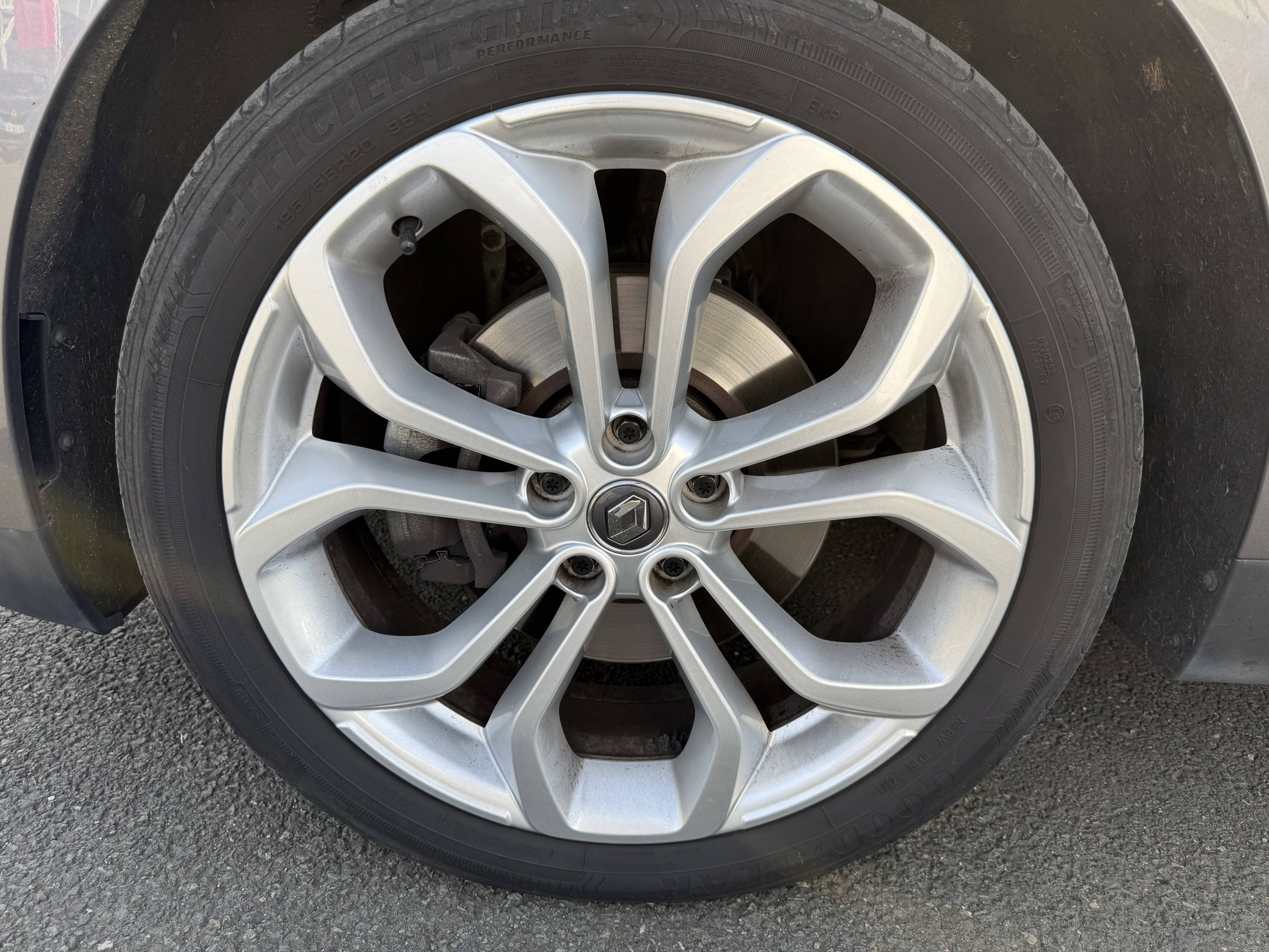 Vente en ligne Renault Grand Scenic 4 Grand Scenic Blue dCi 120 au prix de 17 990 €