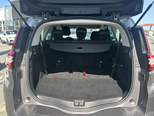 Vente en ligne Renault Grand Scenic 4 Grand Scenic Blue dCi 120 au prix de 17 490 €