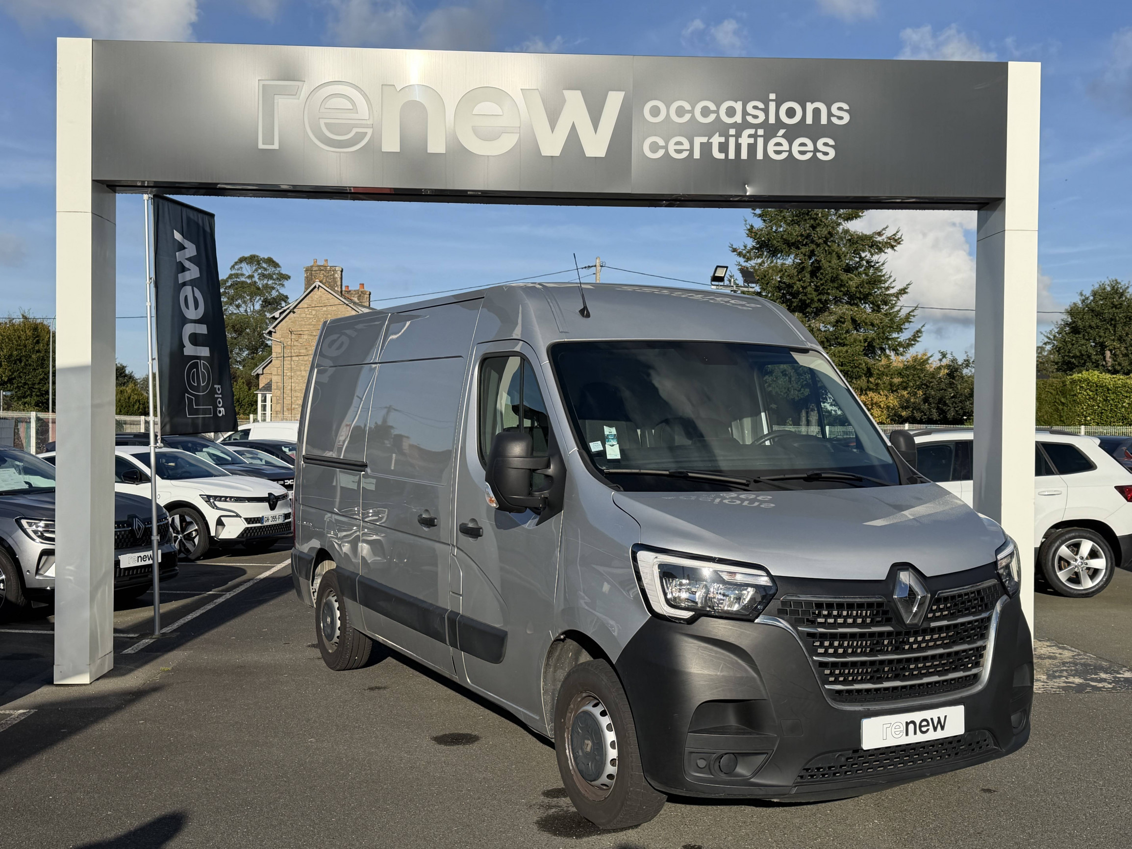 Renault Master Fourgon MASTER FGN TRAC F3500 L2H2 DCI 135 GRAND CONFORT occasion de 2020 en vente à Lannion