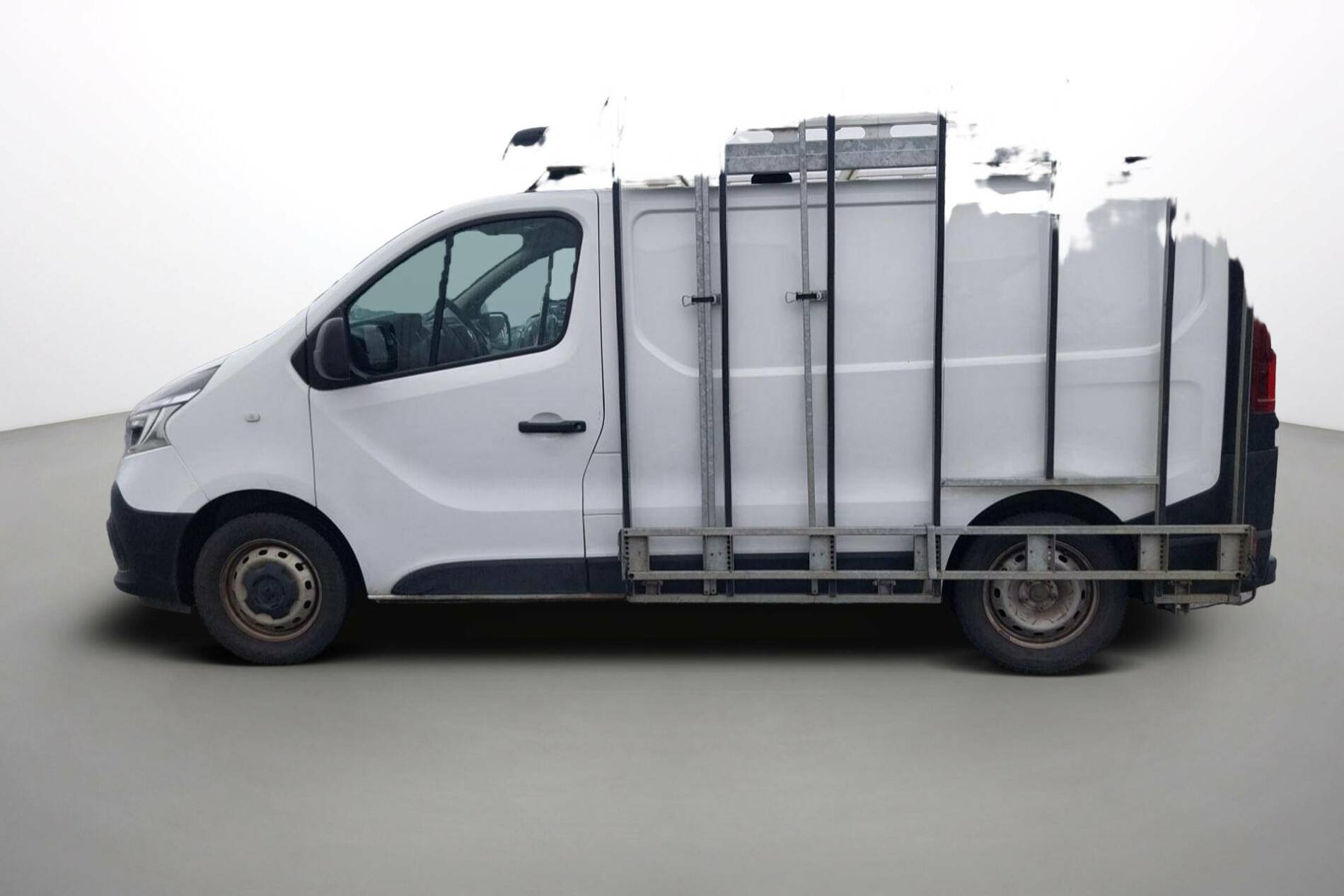 Vente en ligne Renault Trafic 3 Fourgon TRAFIC FGN L1H1 1000 KG DCI 120 au prix de 19 990 €