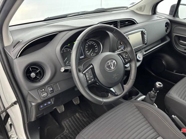 Vente en ligne Toyota Yaris Yaris 110 VVT-i au prix de 13 490 €