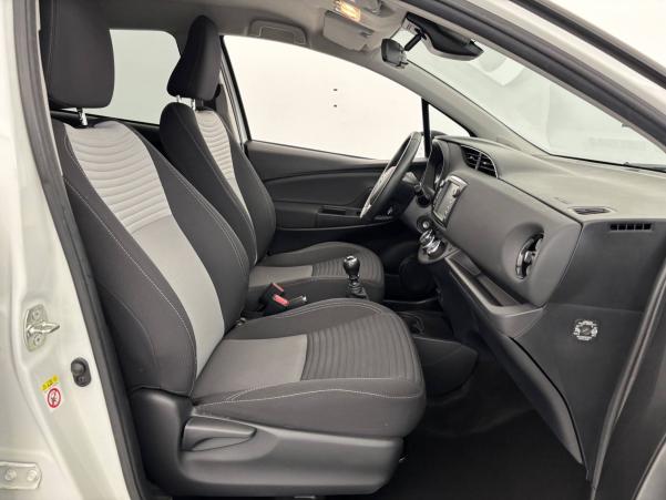 Vente en ligne Toyota Yaris Yaris 110 VVT-i au prix de 13 490 €