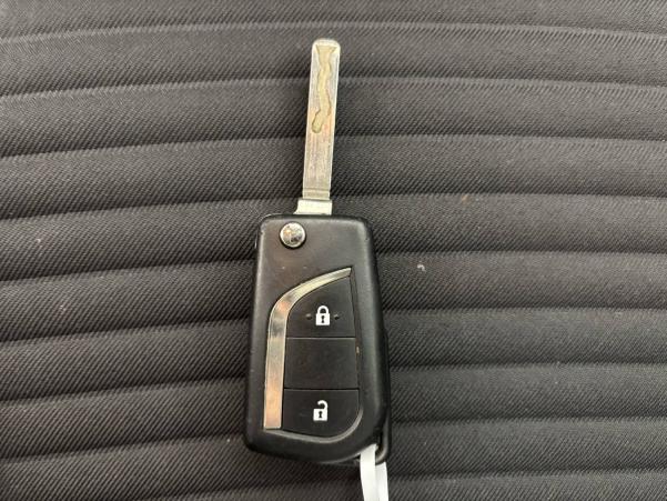 Vente en ligne Toyota Yaris Yaris 110 VVT-i au prix de 13 490 €