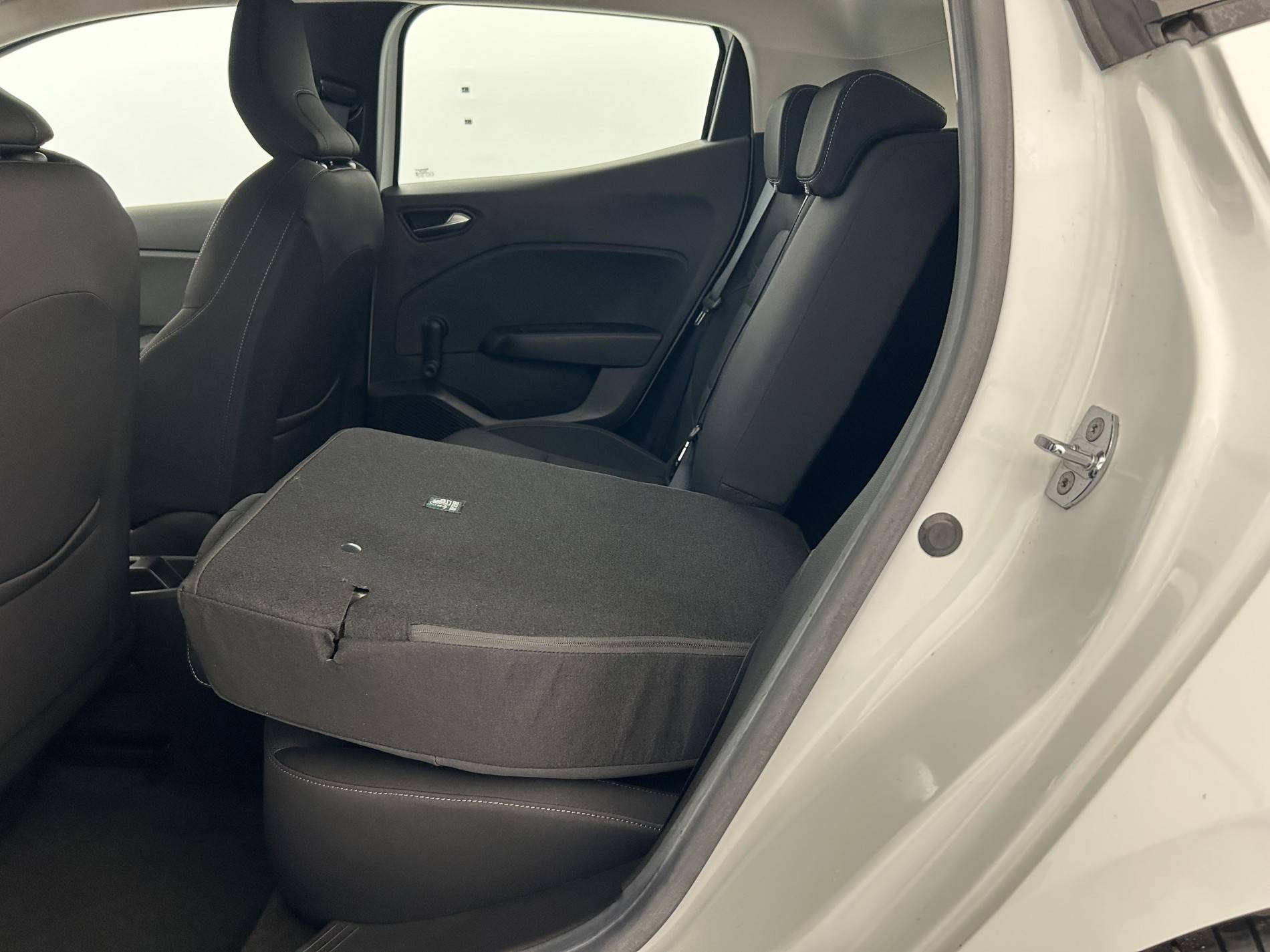 Vente en ligne Renault Clio 5 Clio TCe 90 - 21N au prix de 13 490 €