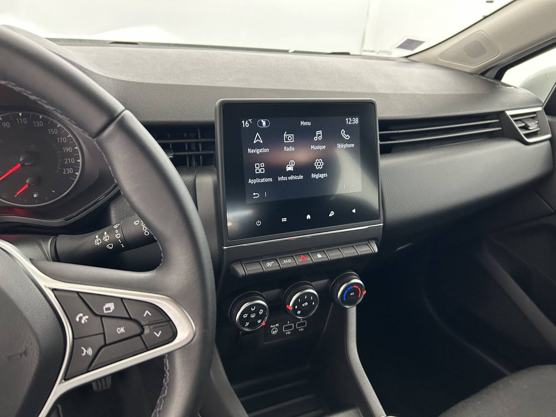 Vente en ligne Renault Clio 5 Clio TCe 90 - 21N au prix de 13 490 €