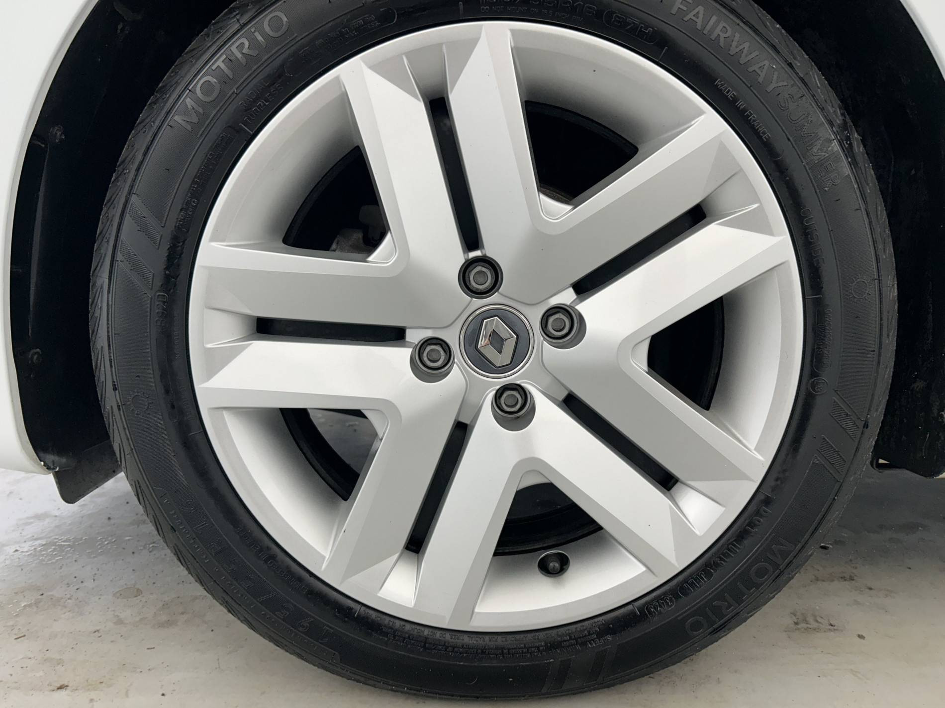 Vente en ligne Renault Clio 5 Clio TCe 90 - 21N au prix de 13 490 €