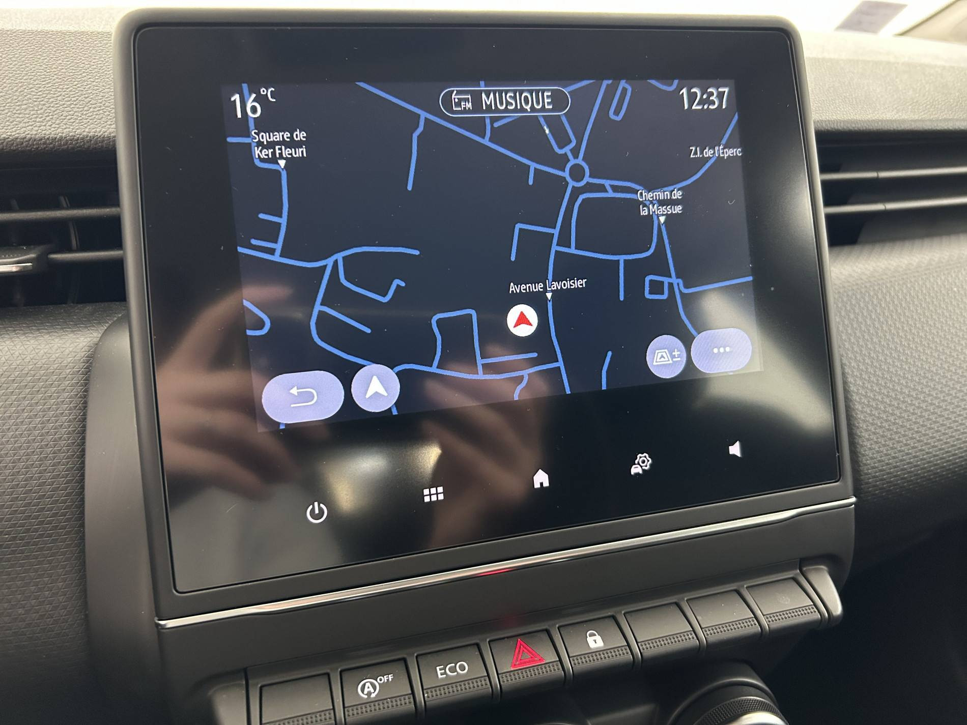 Vente en ligne Renault Clio 5 Clio TCe 90 - 21N au prix de 13 490 €