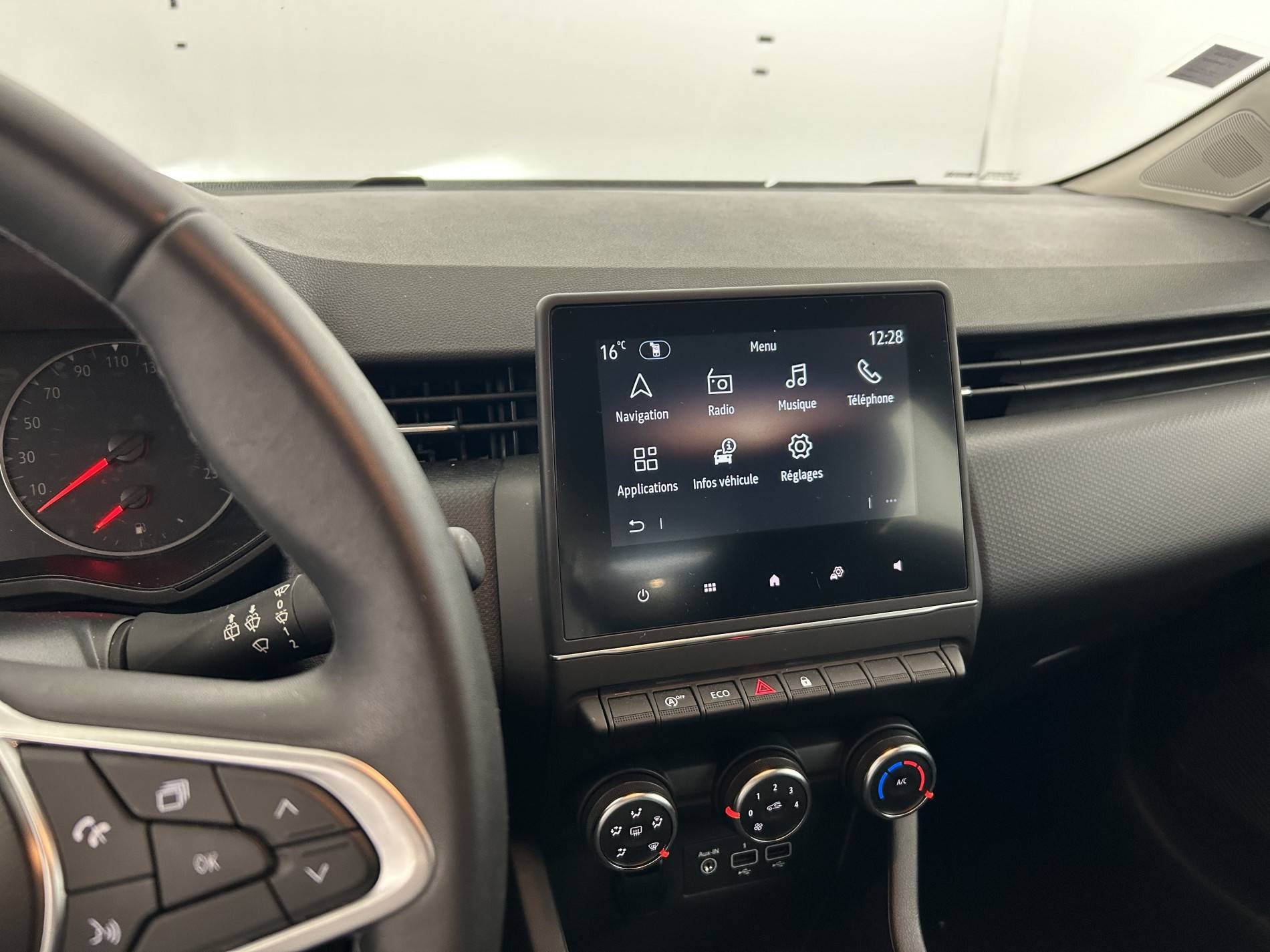 Vente en ligne Renault Clio 5 Clio TCe 90 - 21N au prix de 13 490 €