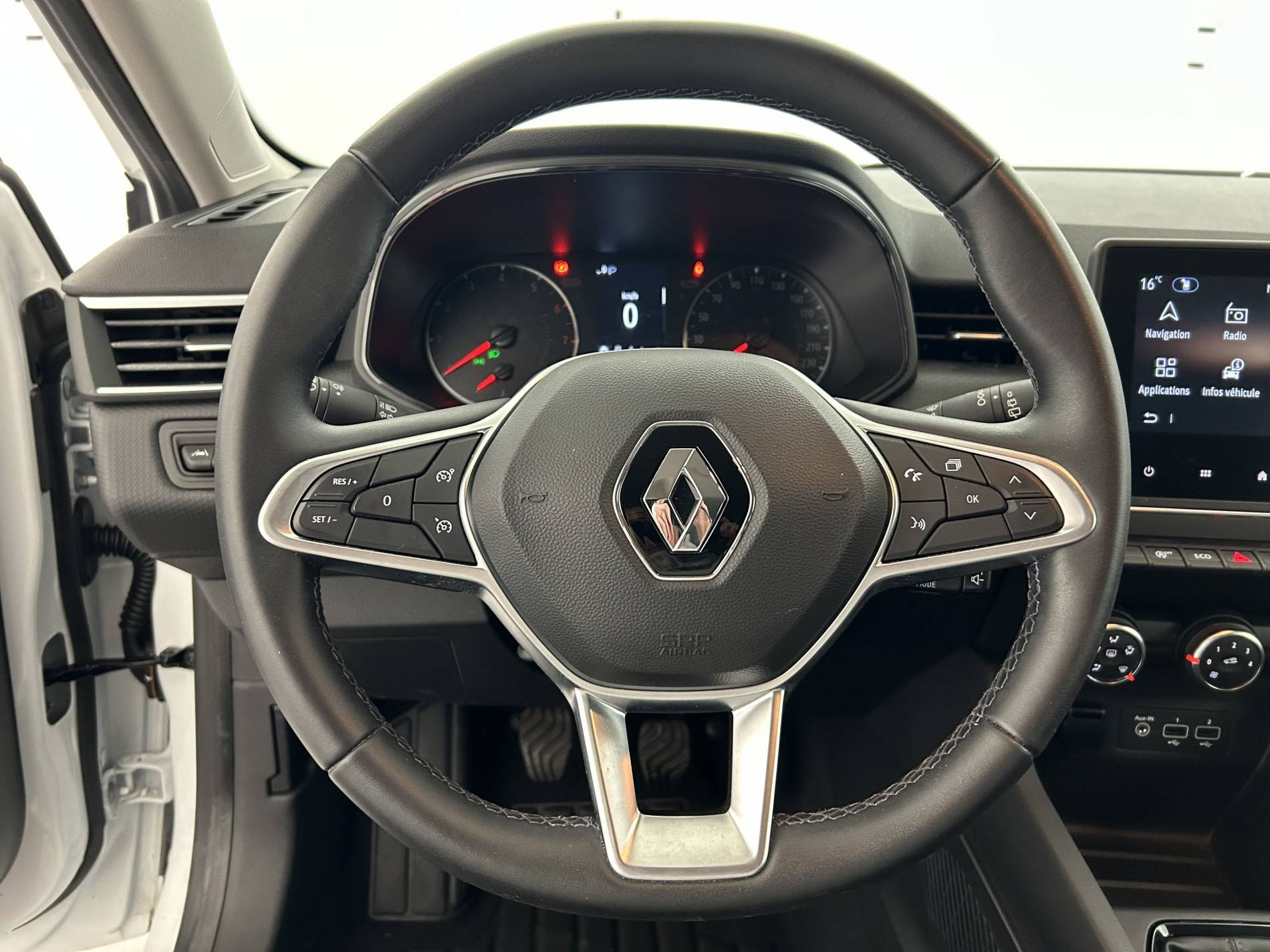 Vente en ligne Renault Clio 5 Clio TCe 90 - 21N au prix de 13 490 €