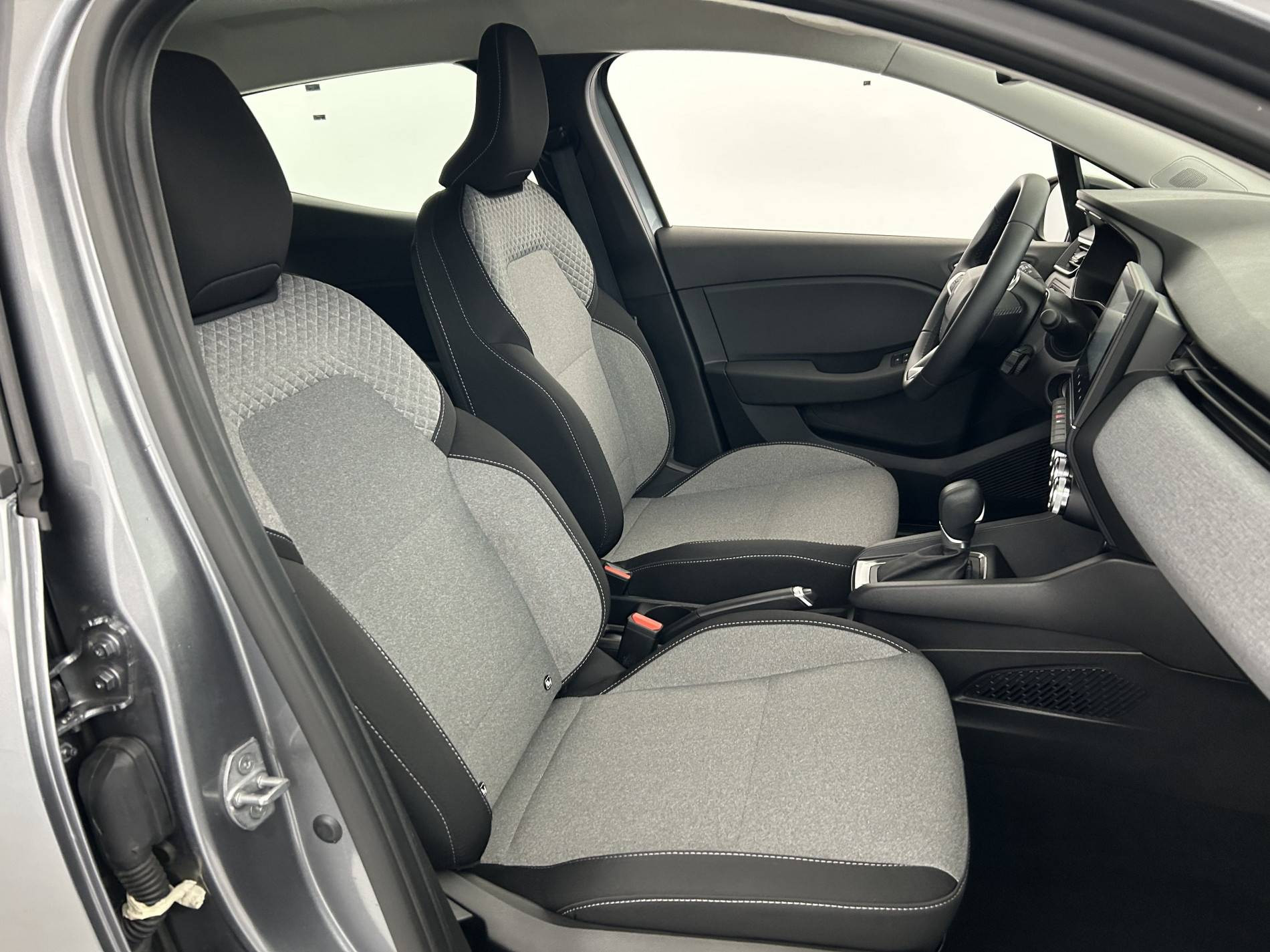 Vente en ligne Renault Clio 5 Clio E-Tech full hybrid 145 ch GSR2 au prix de 19 490 €