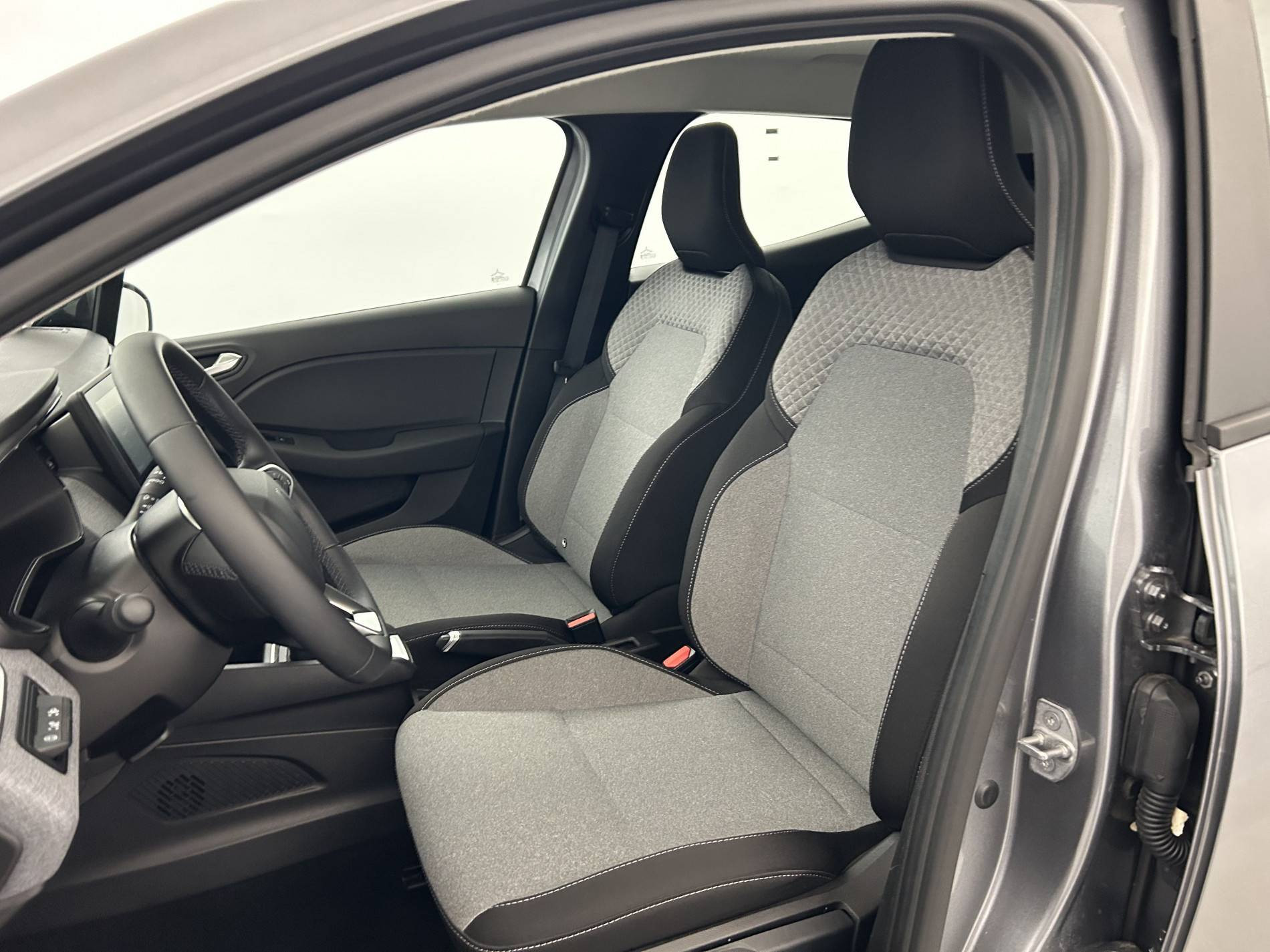 Vente en ligne Renault Clio 5 Clio E-Tech full hybrid 145 ch GSR2 au prix de 19 490 €