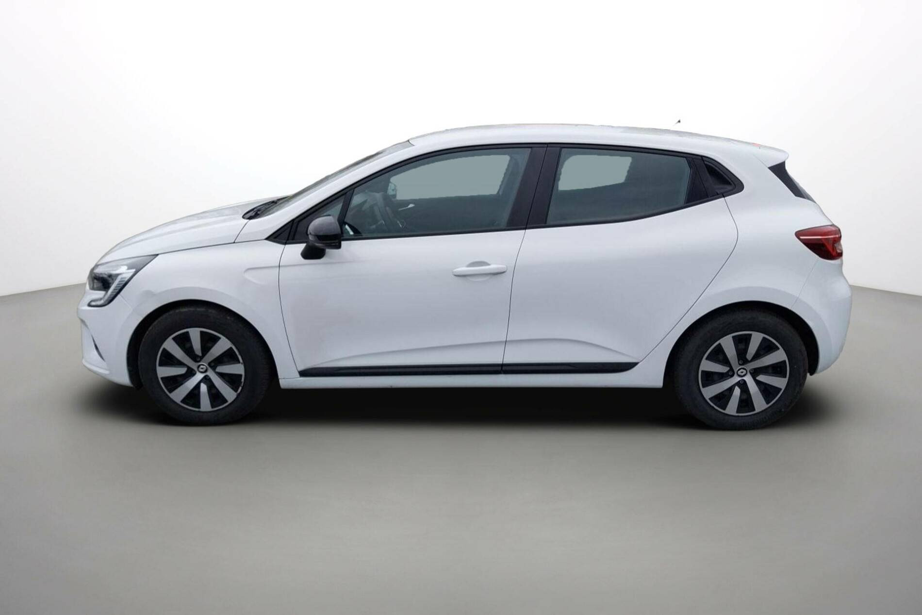 Vente en ligne Renault Clio 5 Clio E-Tech full hybrid 145 au prix de 17 790 €