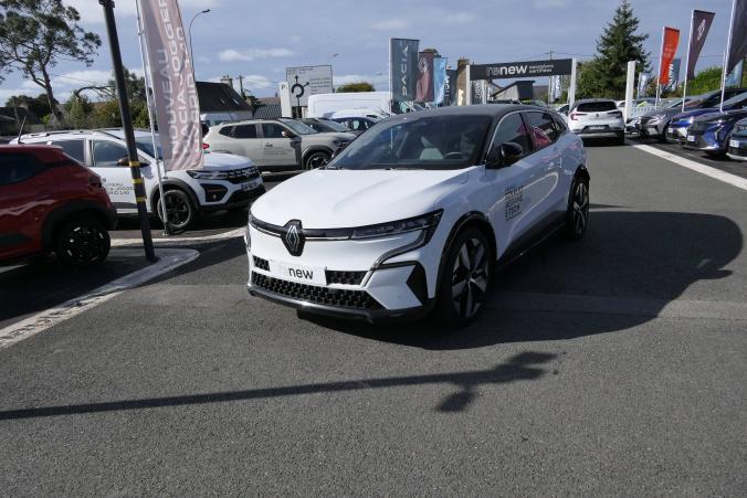 Vente en ligne Renault Megane E-Tech  EV60 220 ch super charge au prix de 37 990 €