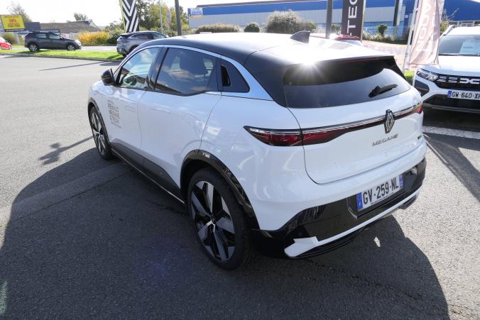 Vente en ligne Renault Megane E-Tech  EV60 220 ch super charge au prix de 37 990 €