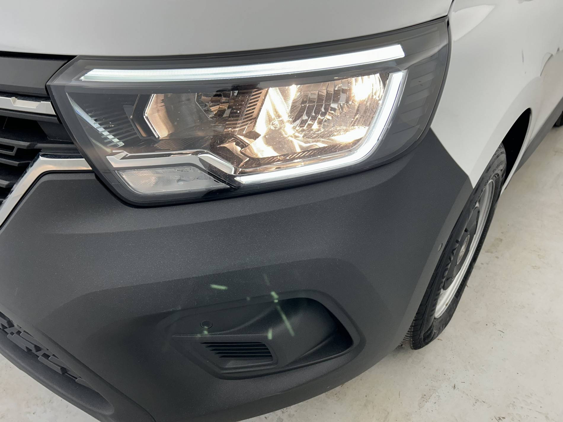 Vente en ligne Renault Kangoo Van  BLUE DCI 95 au prix de 18 790 €