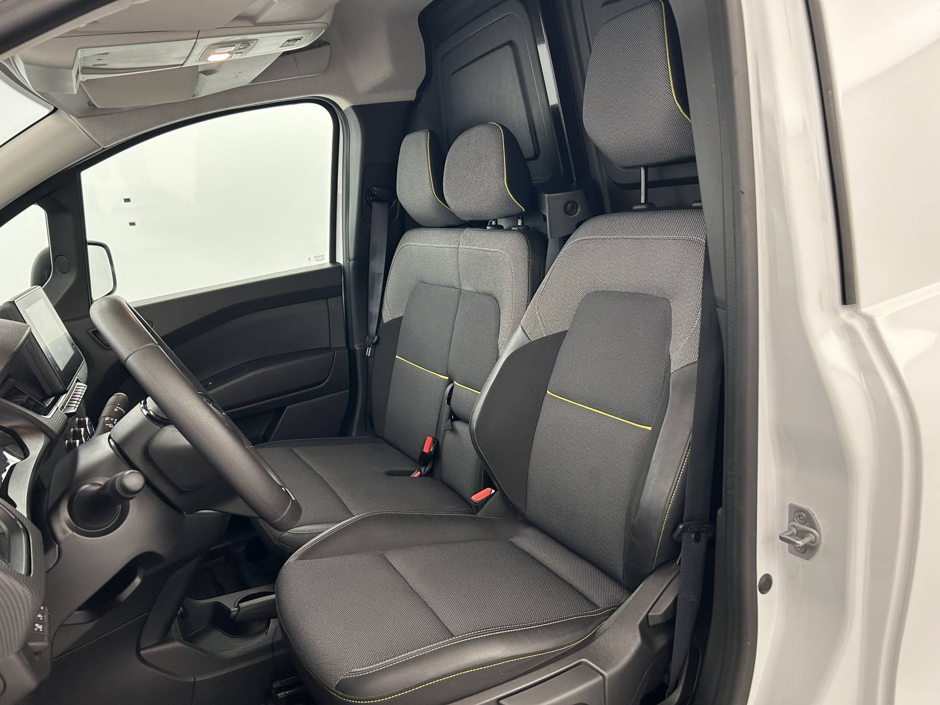 Vente en ligne Renault Kangoo Van  BLUE DCI 95 au prix de 18 790 €