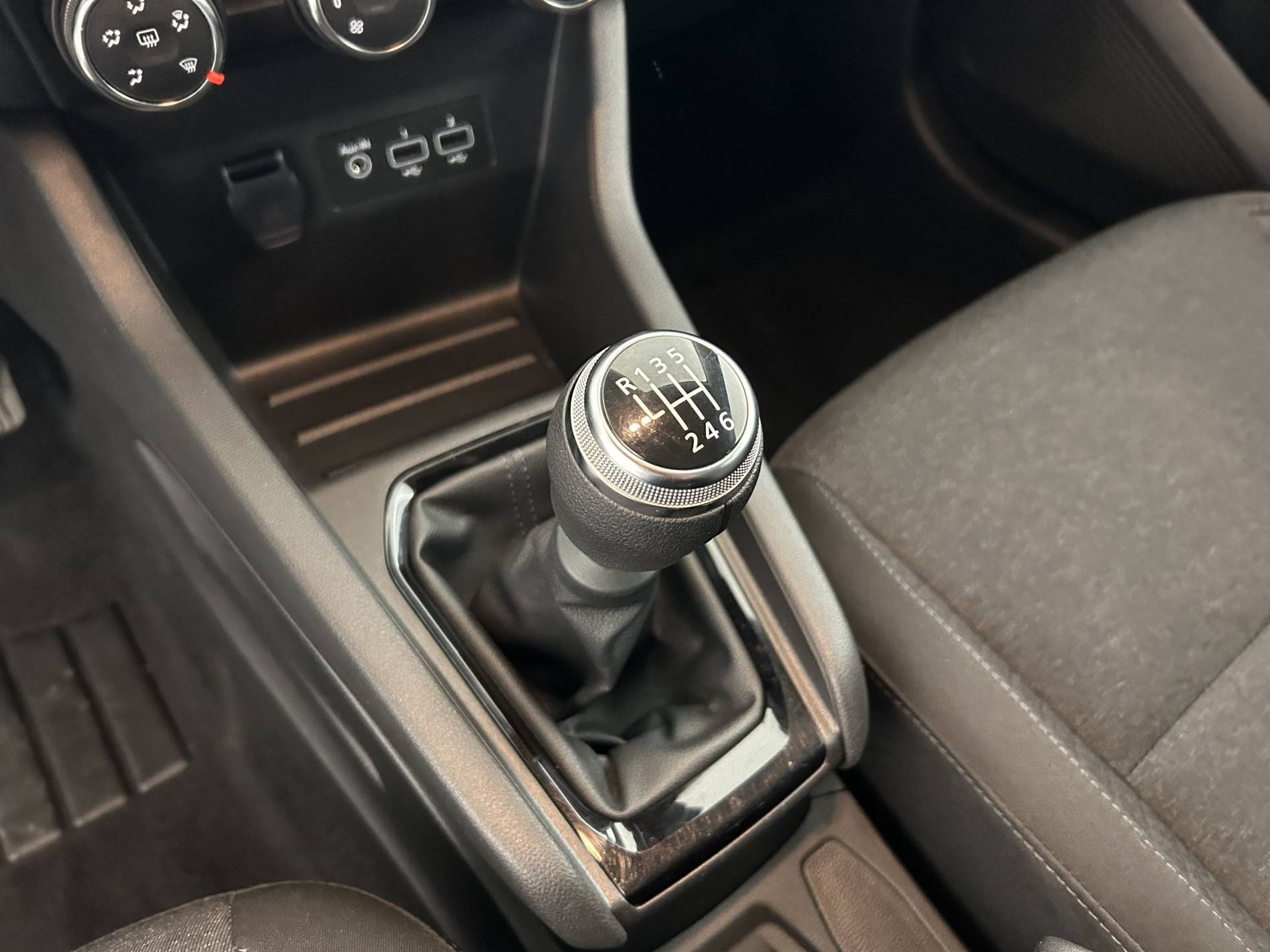 Vente en ligne Renault Clio 5 Clio TCe 90 au prix de 14 290 €