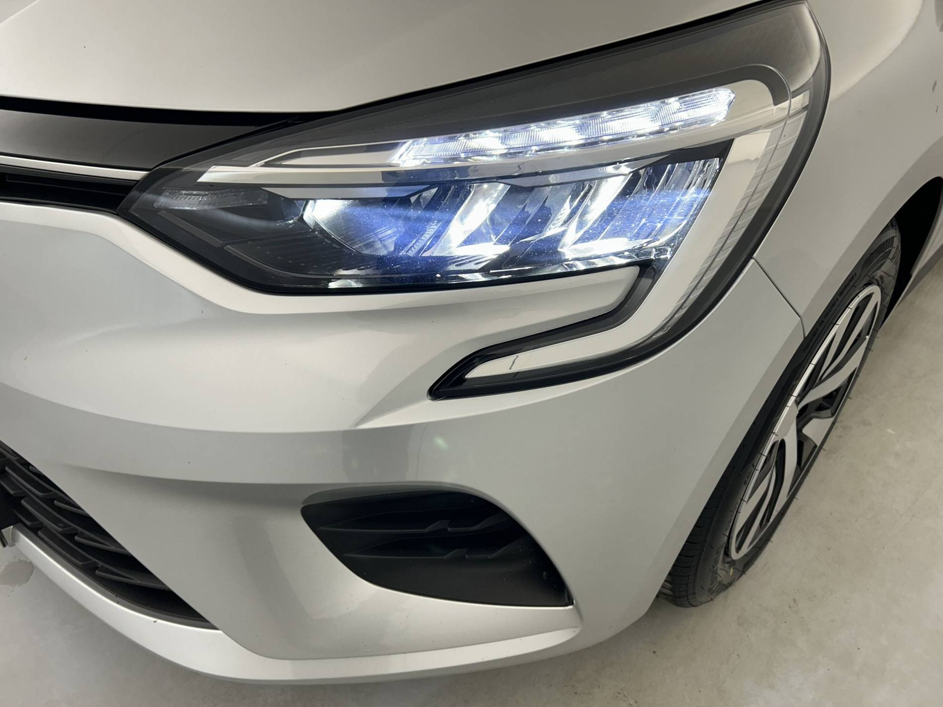 Vente en ligne Renault Clio 5 Clio TCe 90 au prix de 14 290 €