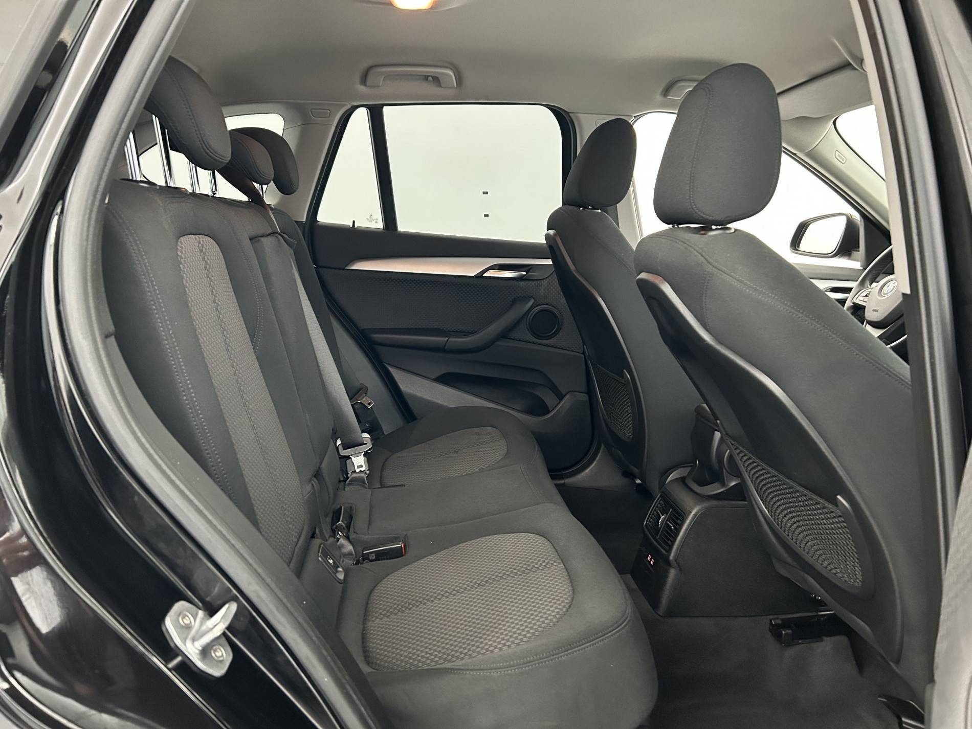 Vente en ligne Bmw X1 X1 sDrive 18i 140 ch au prix de 18 990 €