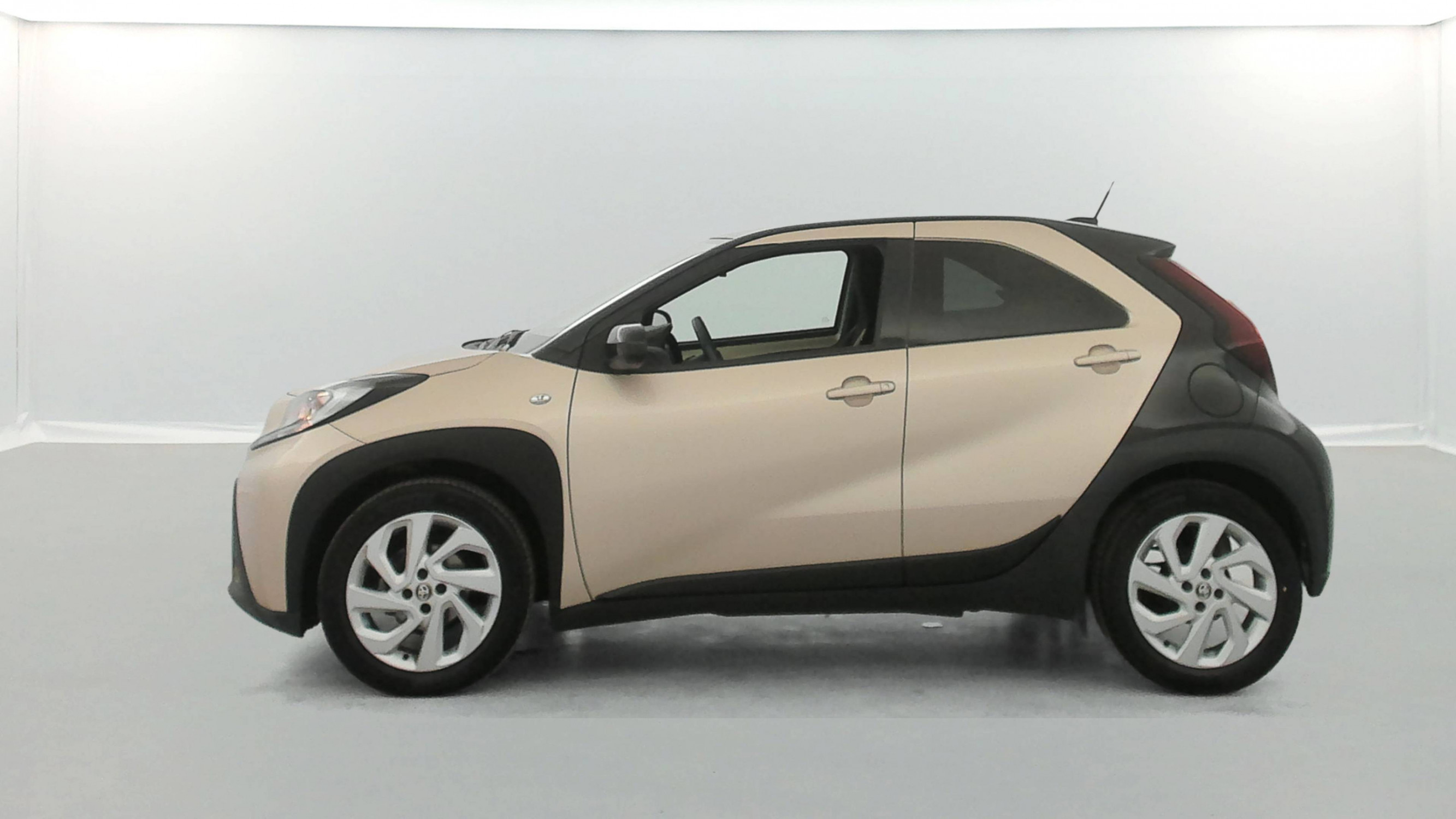 Vente en ligne Toyota Aygo X  1.0 VVT-i 72 S-CVT au prix de 15 490 €