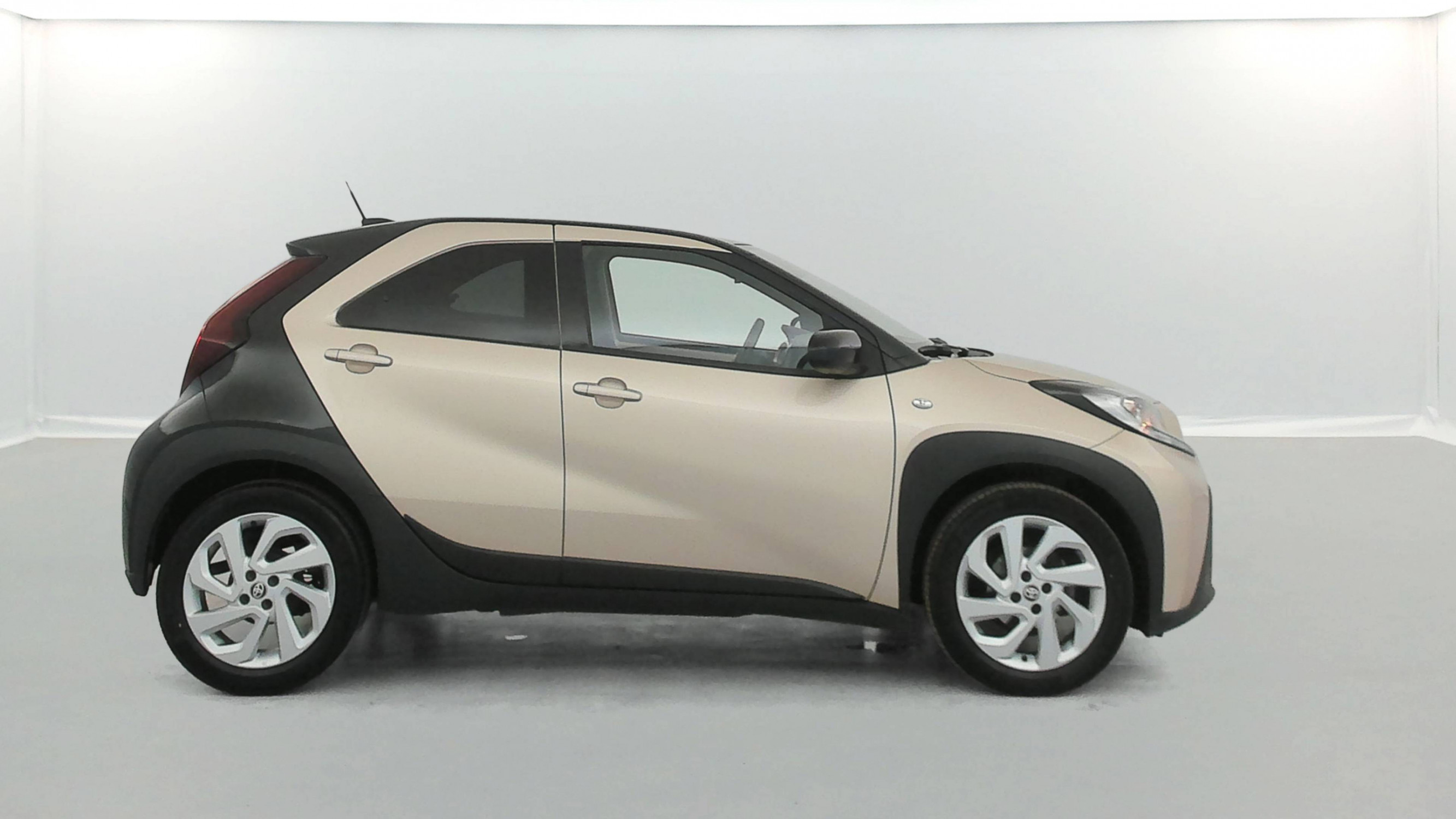 Vente en ligne Toyota Aygo X  1.0 VVT-i 72 S-CVT au prix de 15 490 €