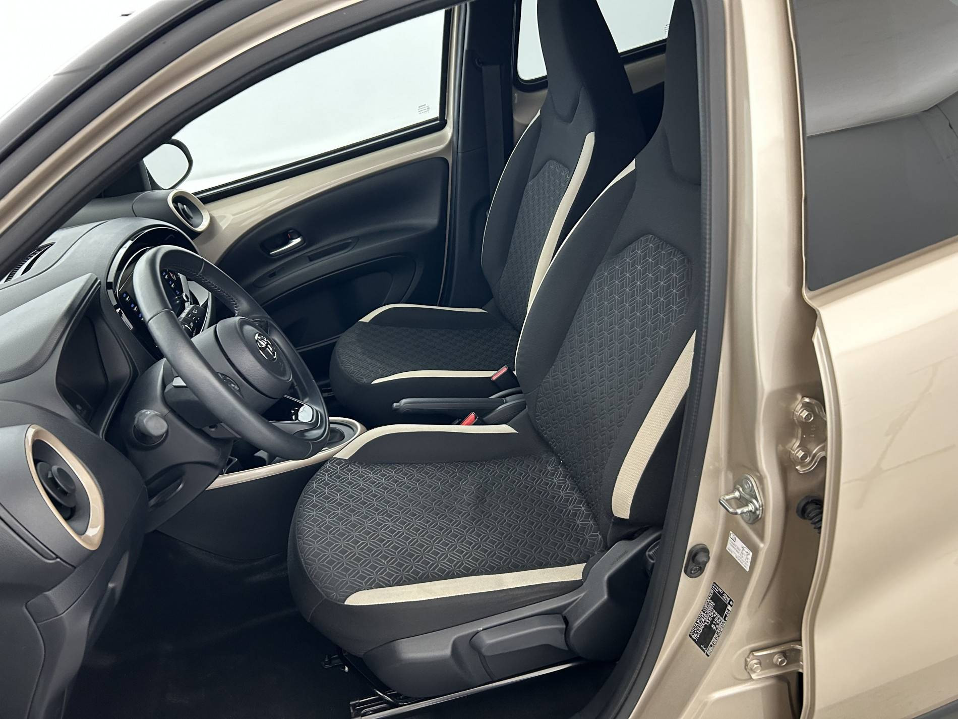 Vente en ligne Toyota Aygo X  1.0 VVT-i 72 S-CVT au prix de 15 490 €